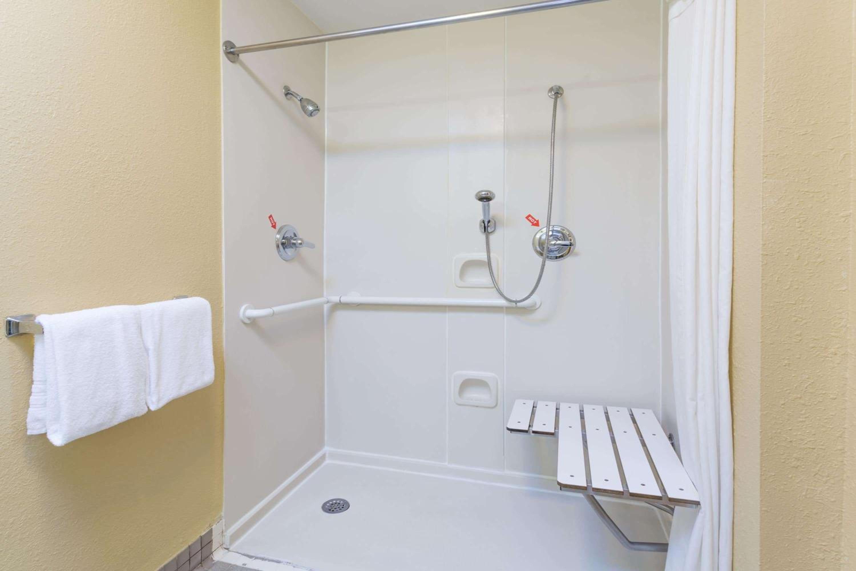 Microtel Inn & Suites by Wyndham Hillsborough, Billede 2