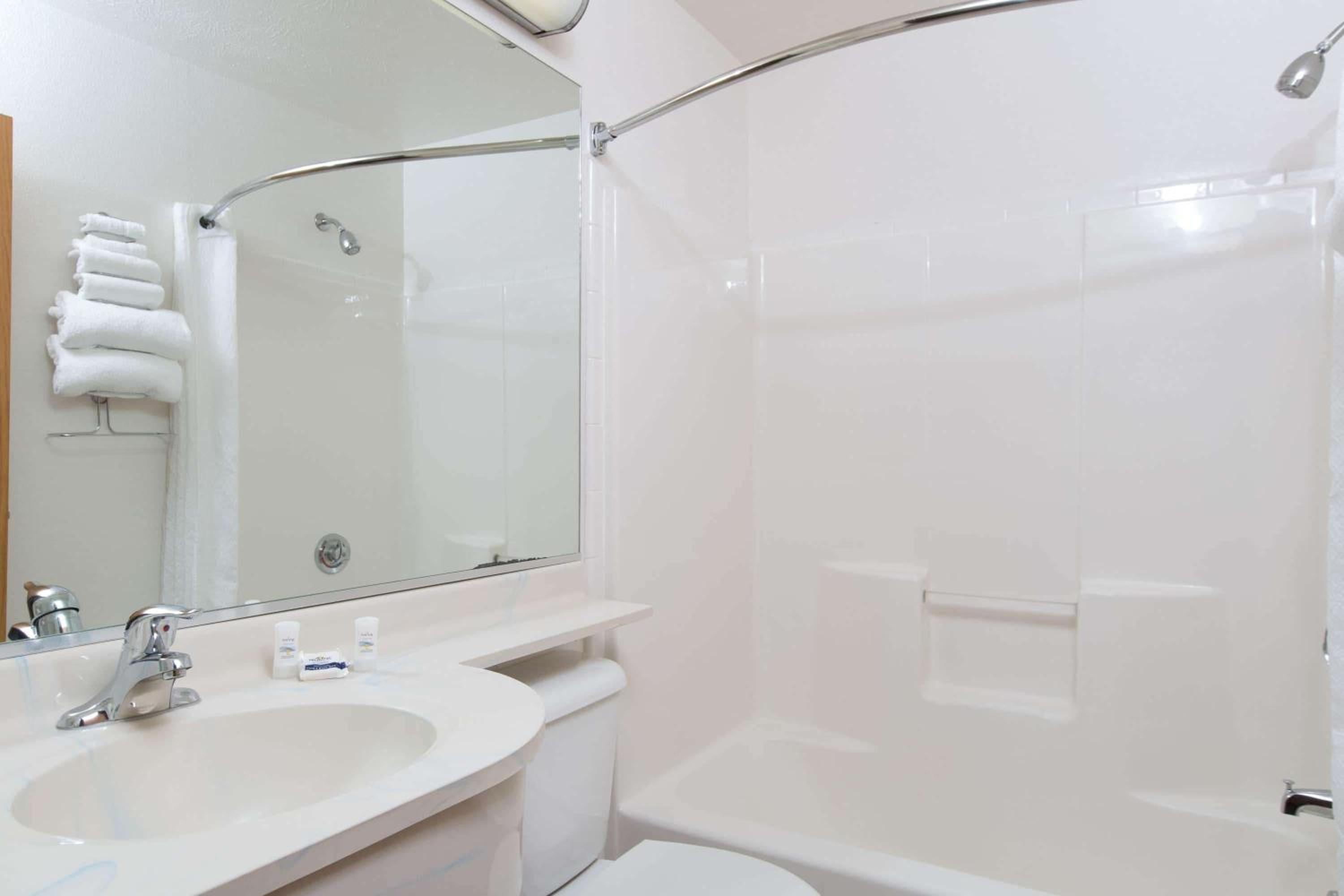 1 Queen Bed, Junior Suite, Non-Smoking - Photo 2