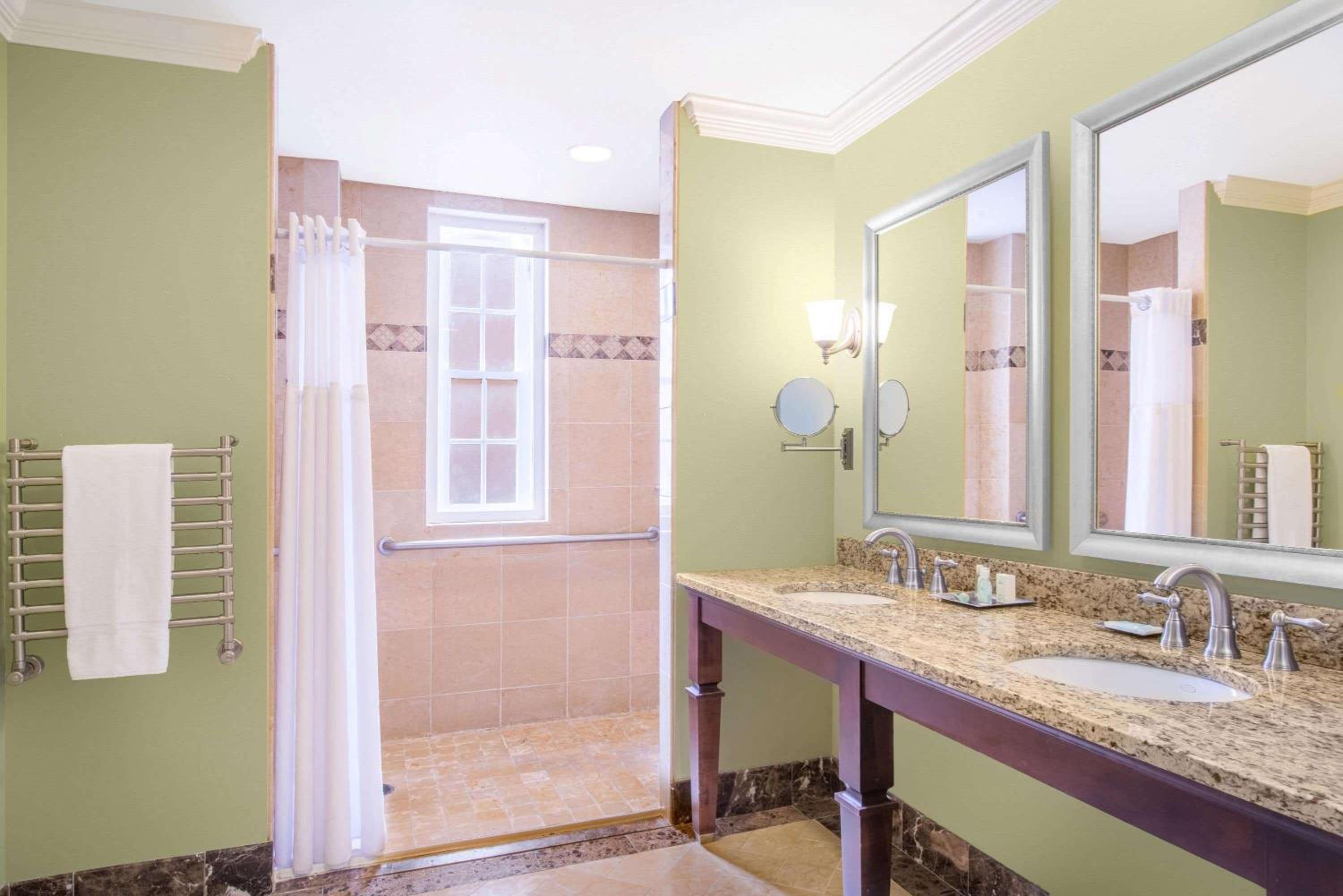 King Room - Mobility Access/Non-Smoking - Photo 2