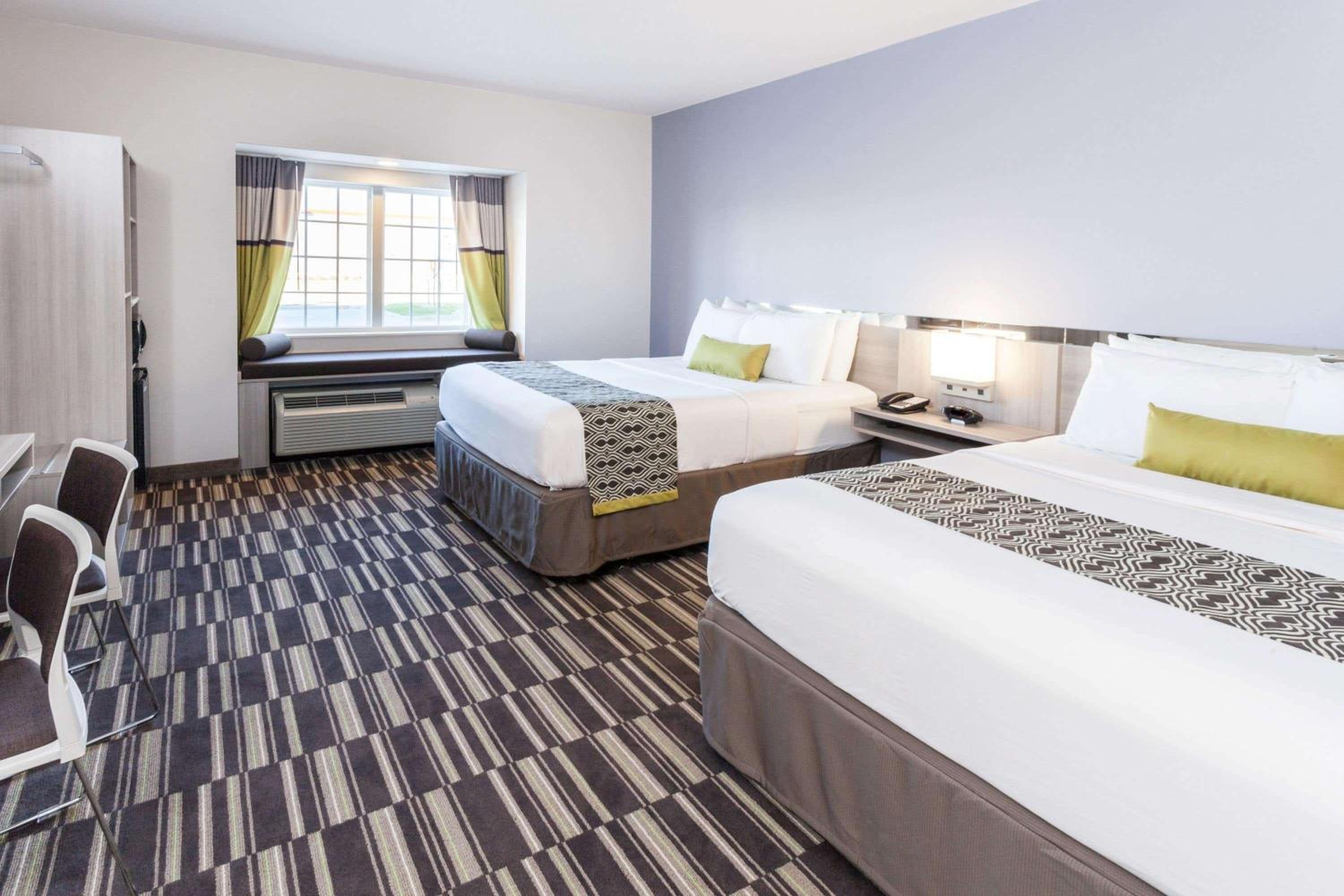Superior Queen Room - Disability Access/Non-Smoking photo 3
