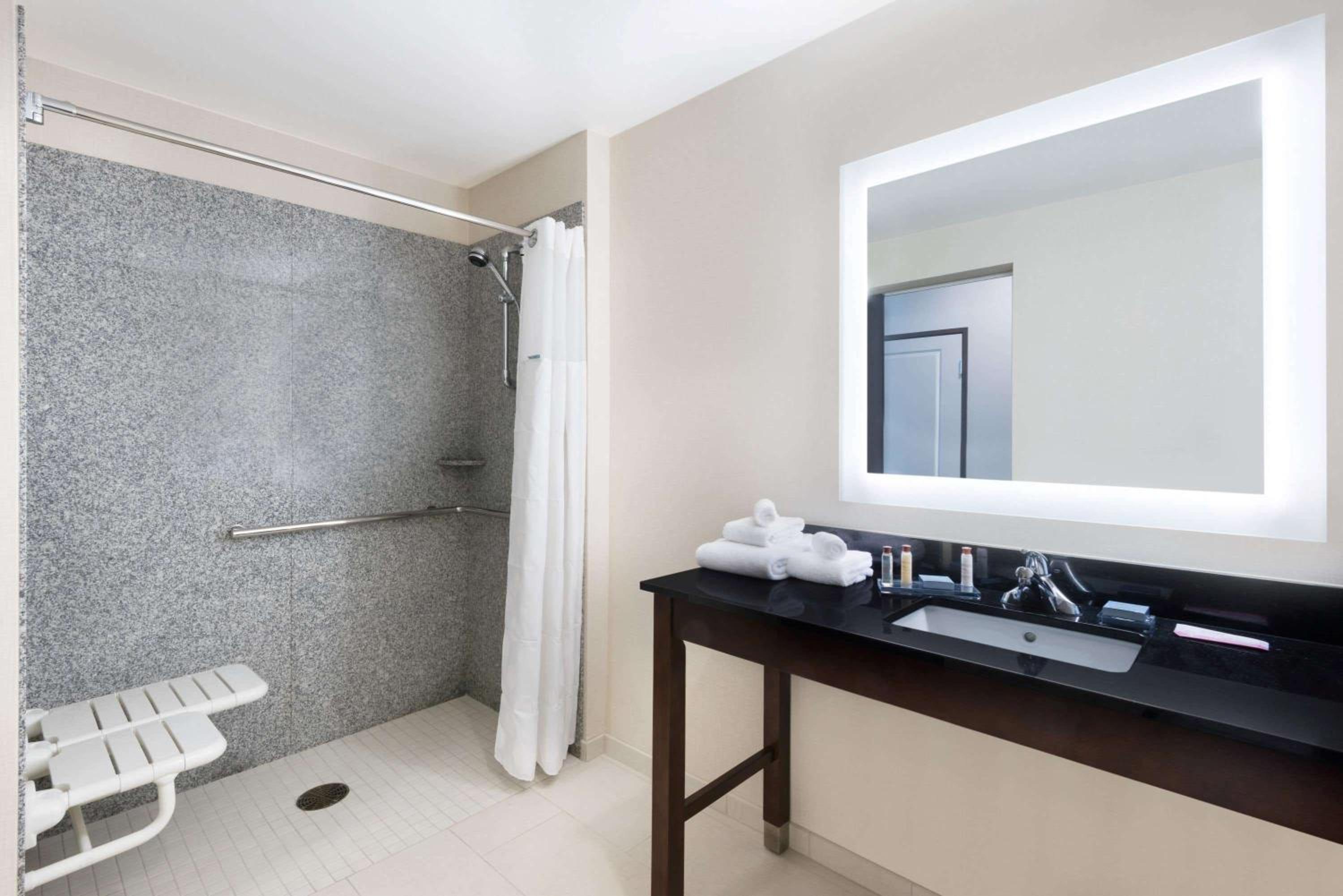 King Suite with Roll-In Shower - Mobility Accessible/Non-Smoking photo 3