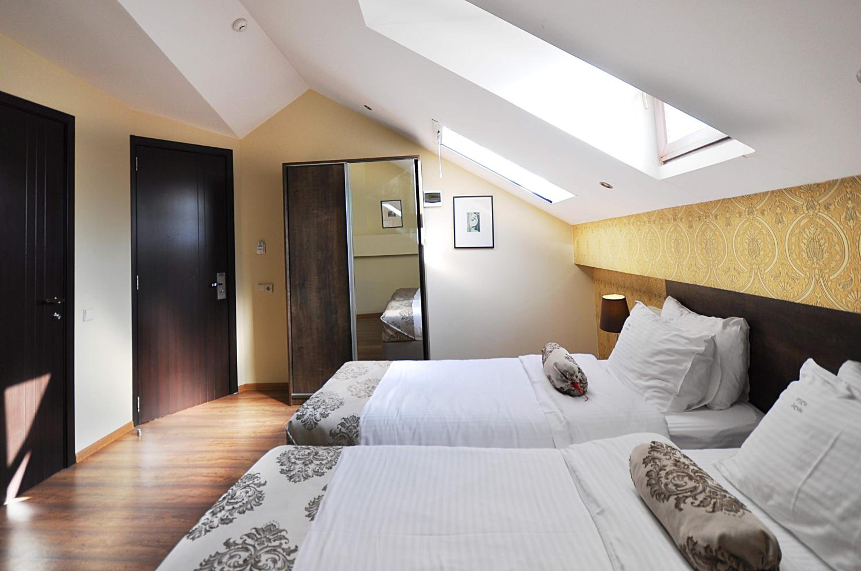 Small Double Room - Photo 30