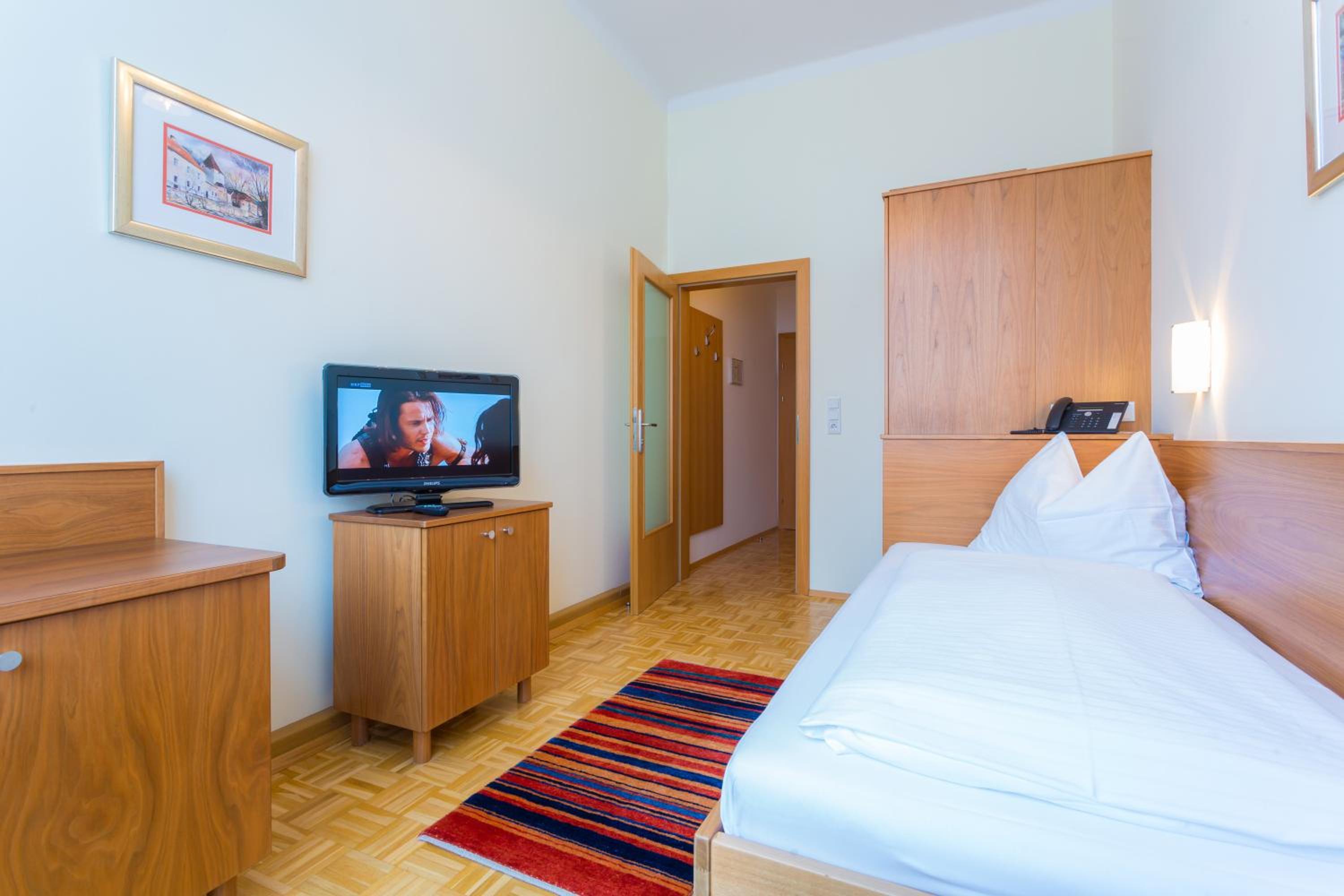 Budget Single Room