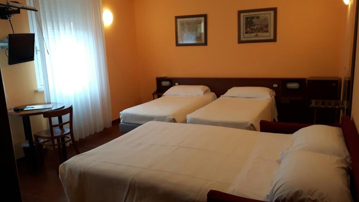 Classic Quadruple Room - Photo 1