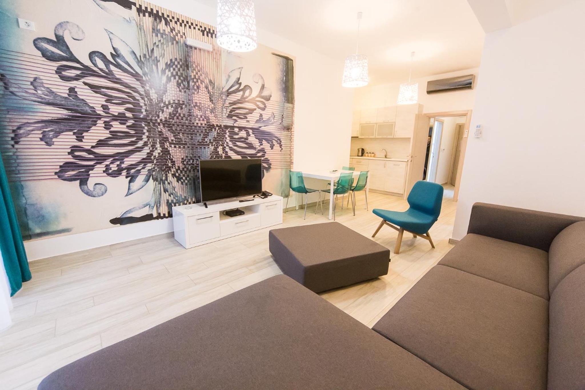 Two-Bedroom Apartment with Balcony photo 2