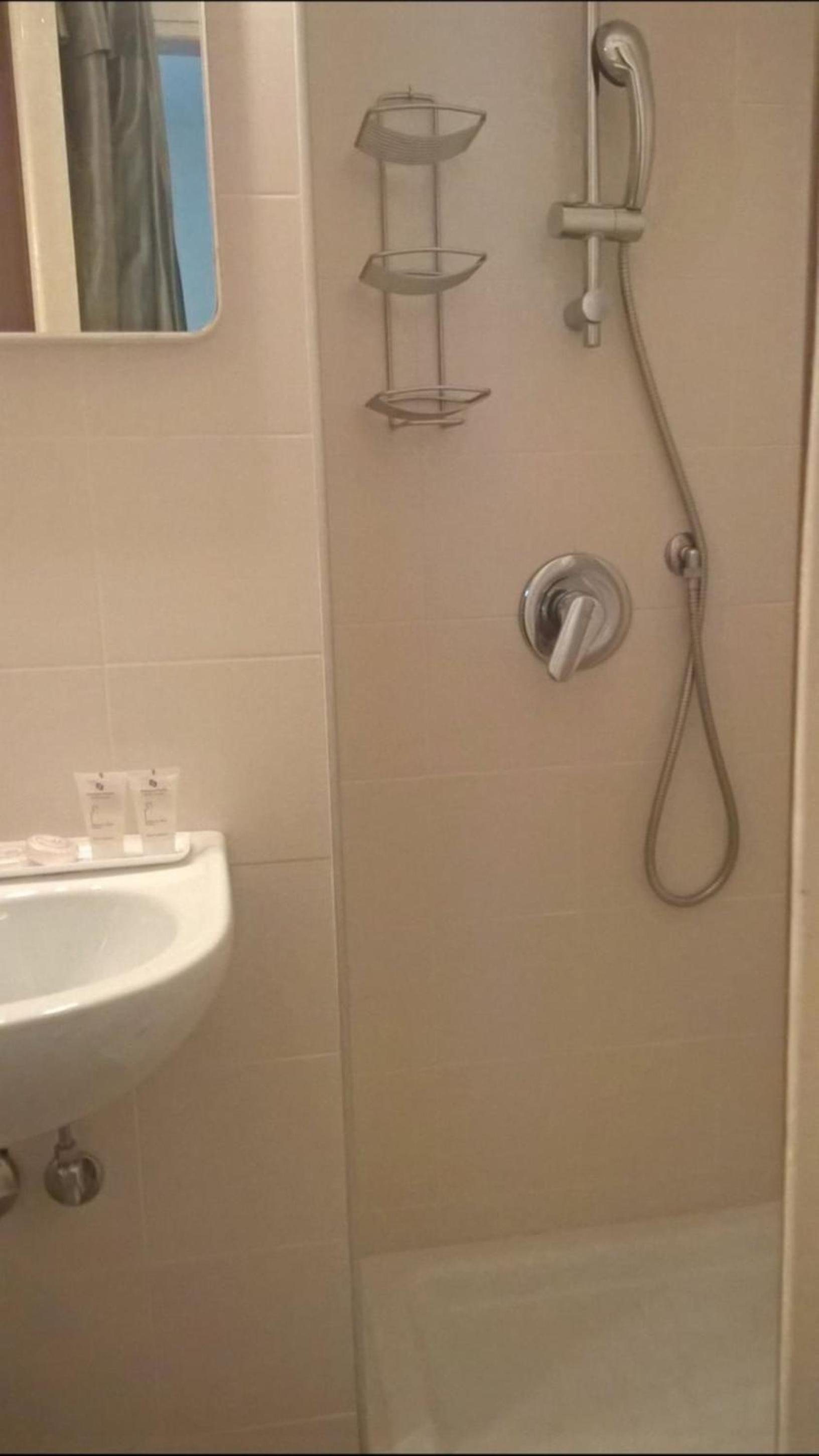 Economy Double Room - Photo 2