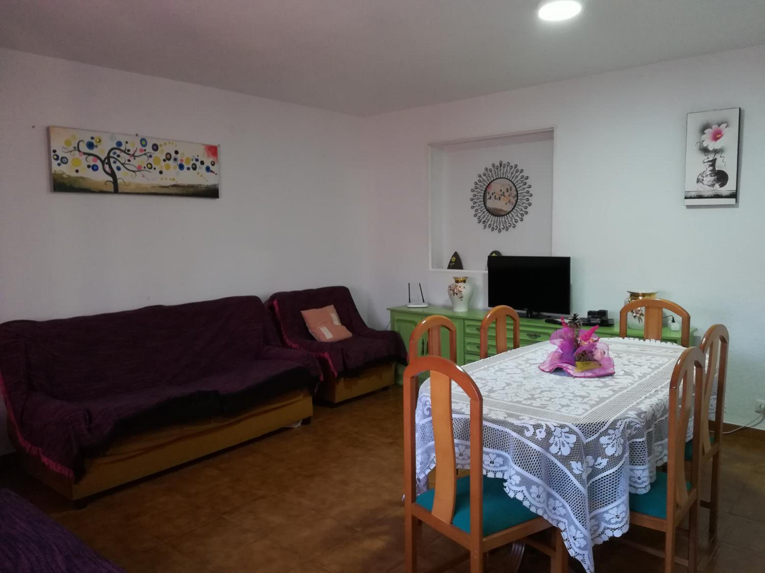 Three-Bedroom Townhouse with Patio and Terrace - Photo 4