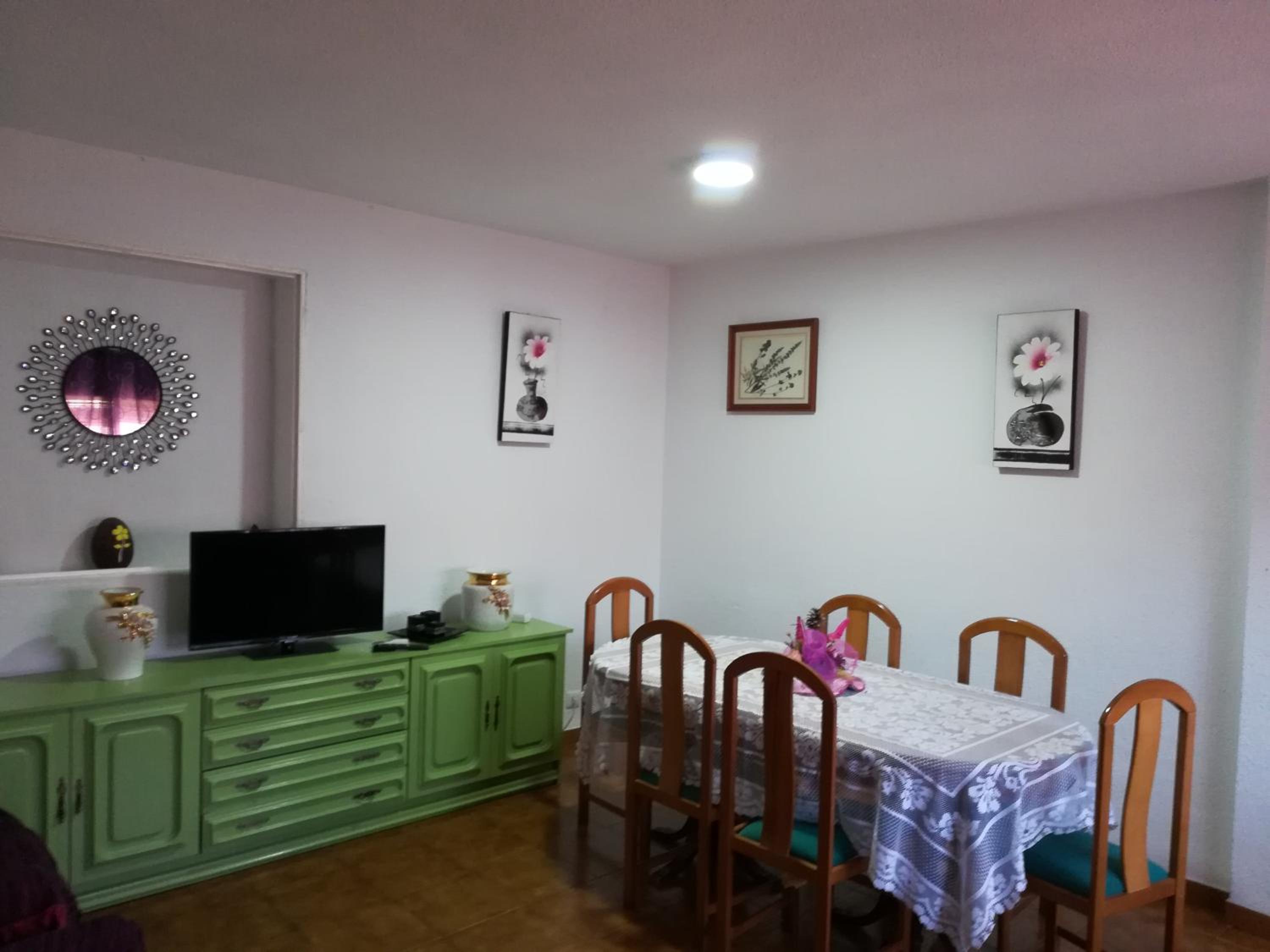 Three-Bedroom Townhouse with Patio and Terrace - Photo 3