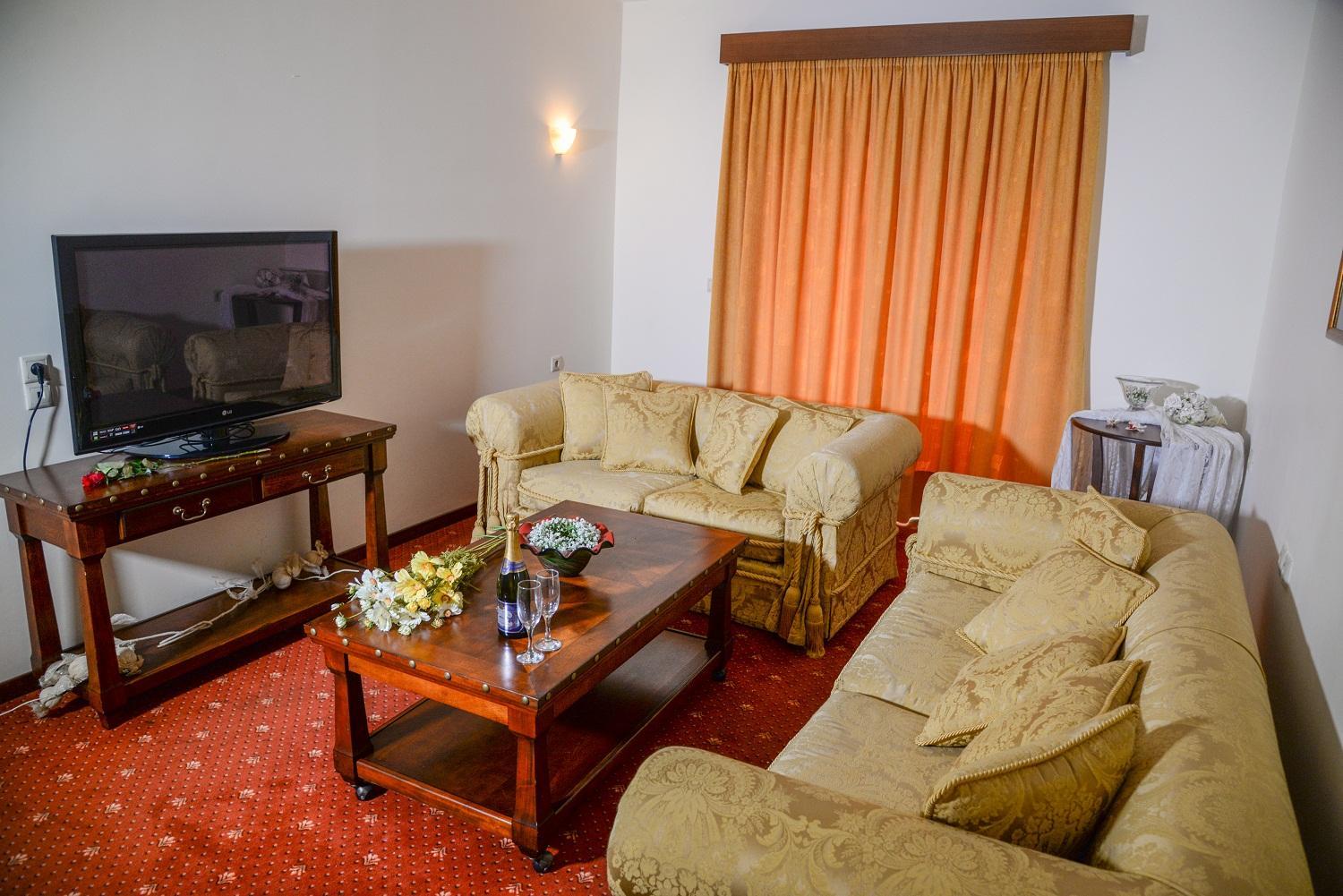 Queen Suite photo 3