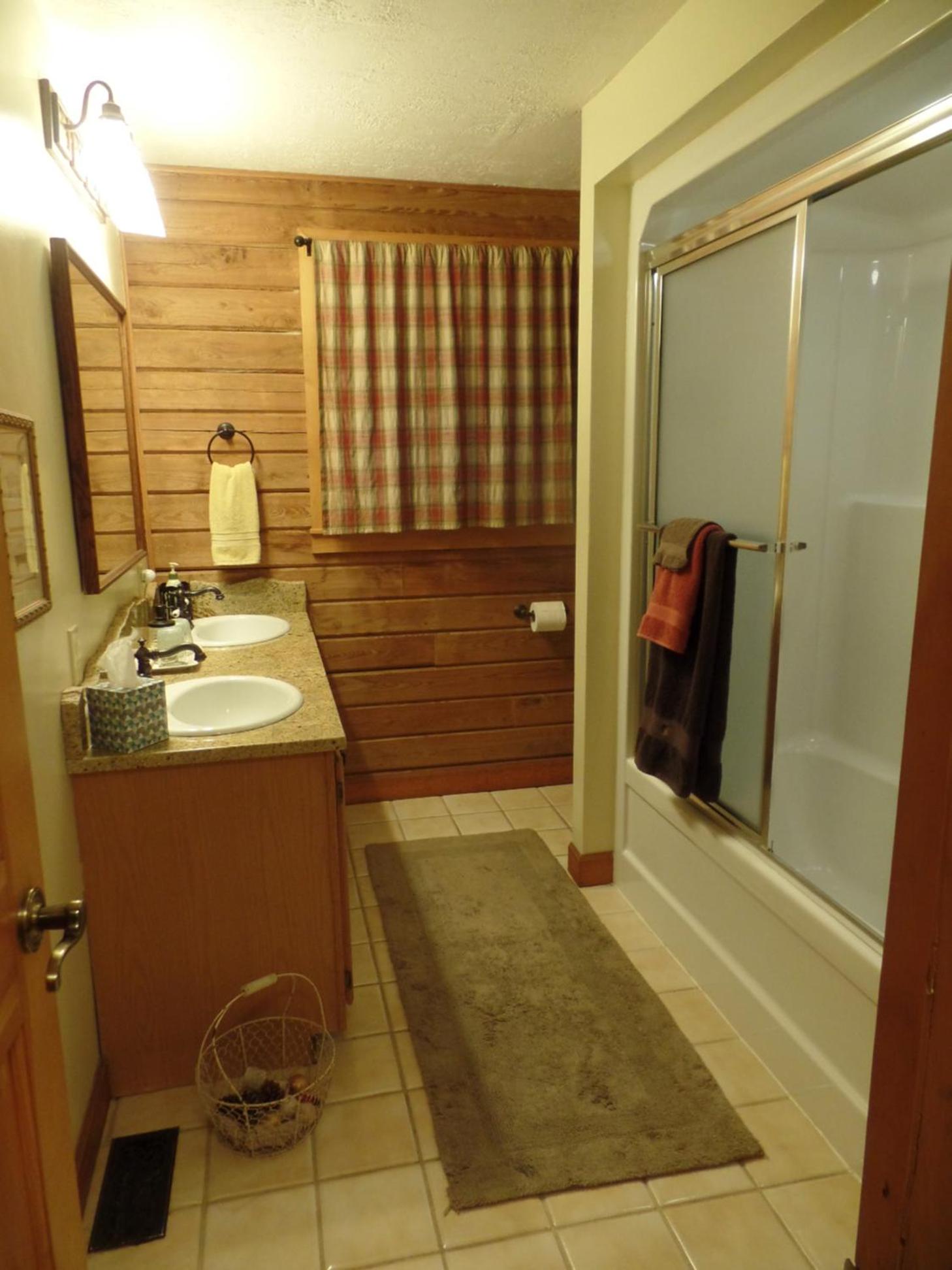 Double Room with Shared Bathroom photo 2