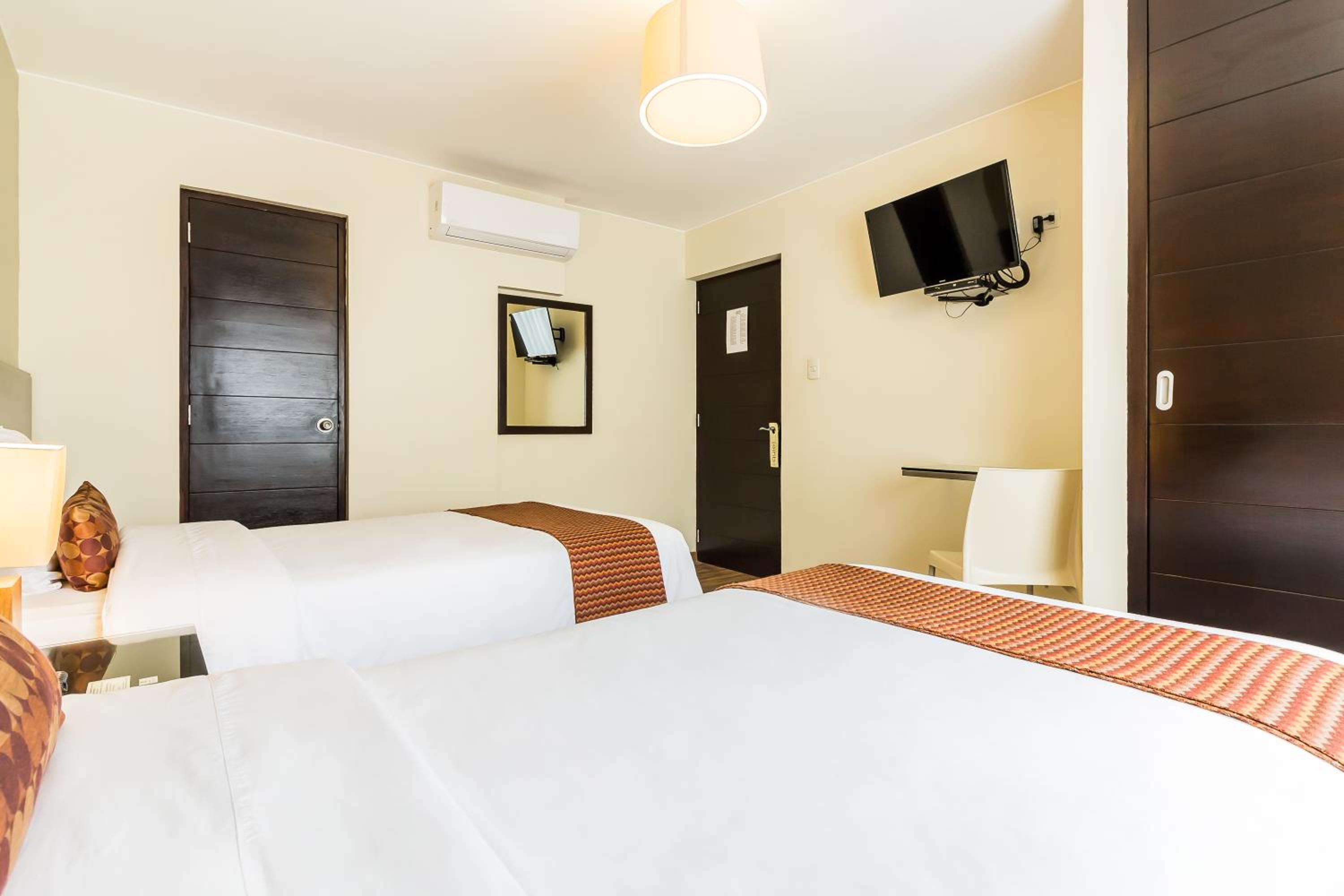 Twin Room - Photo 3