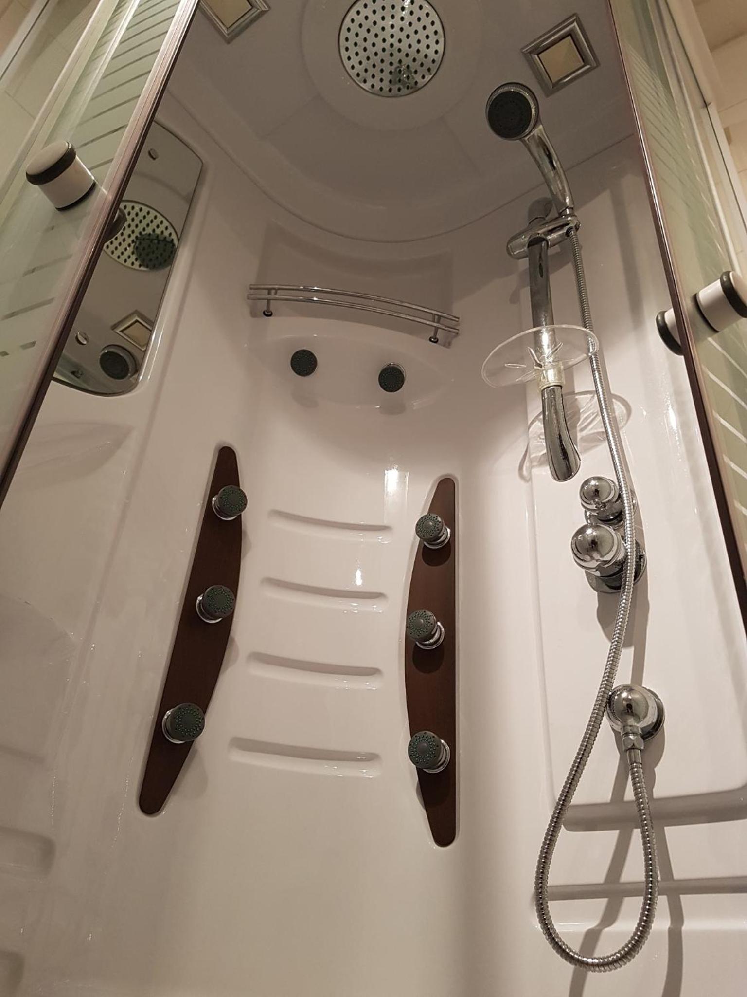 Double Room with Private Bathroom - Photo 14