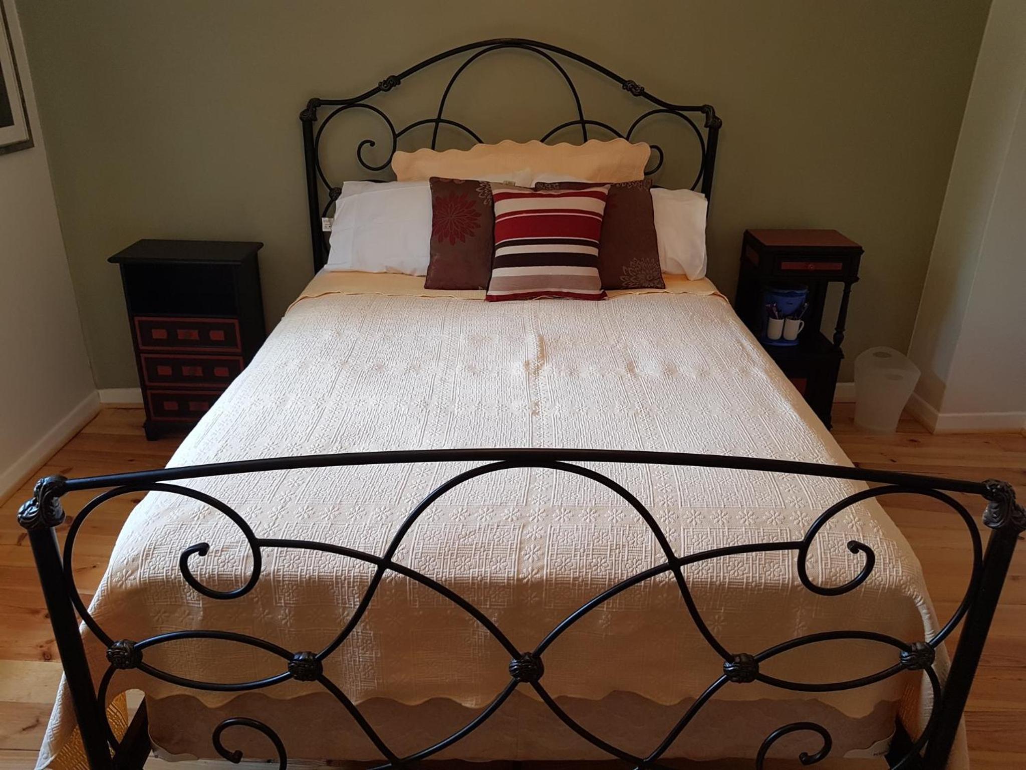 Double Room with Private Bathroom - Photo 16