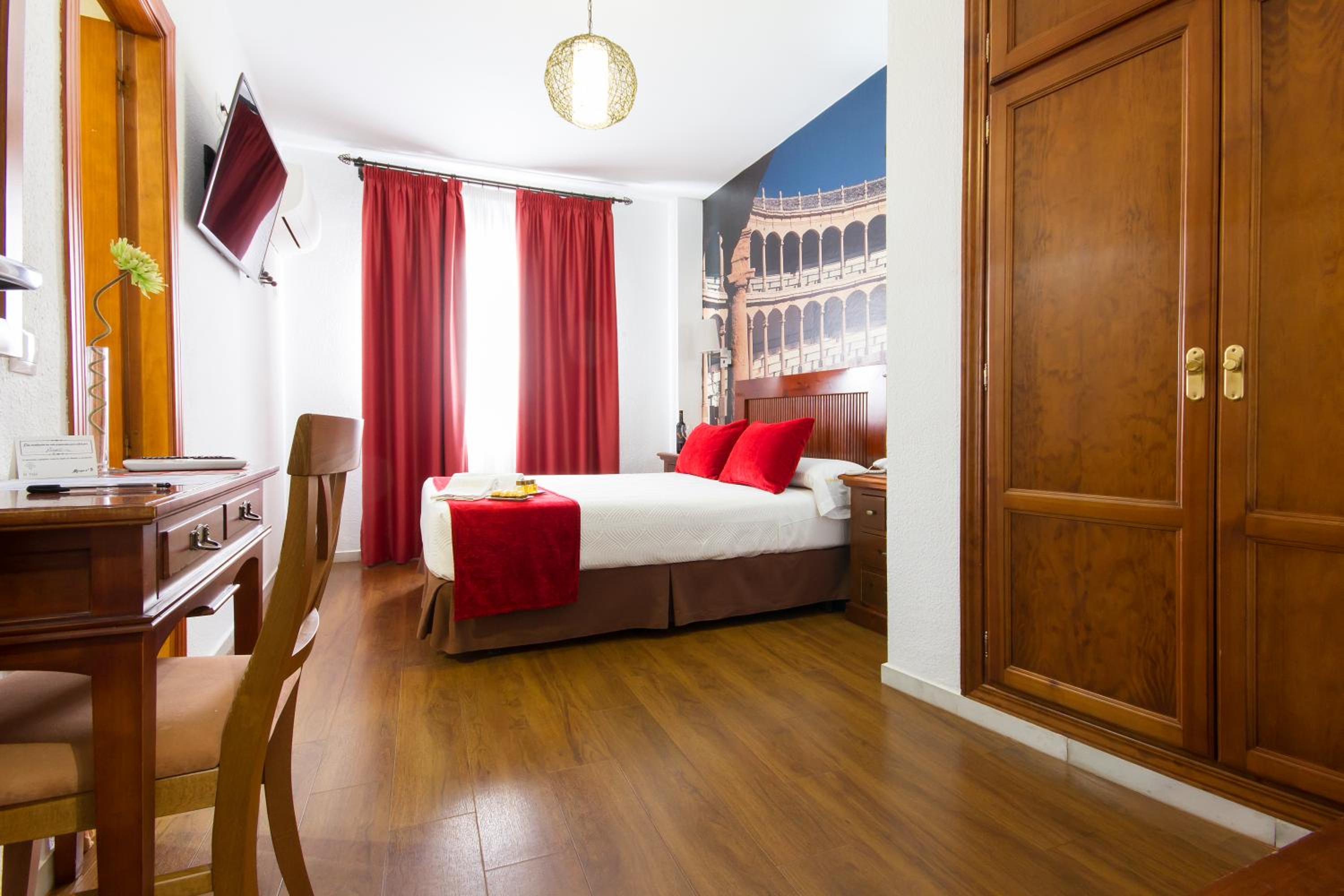 Basic Double Room photo 2