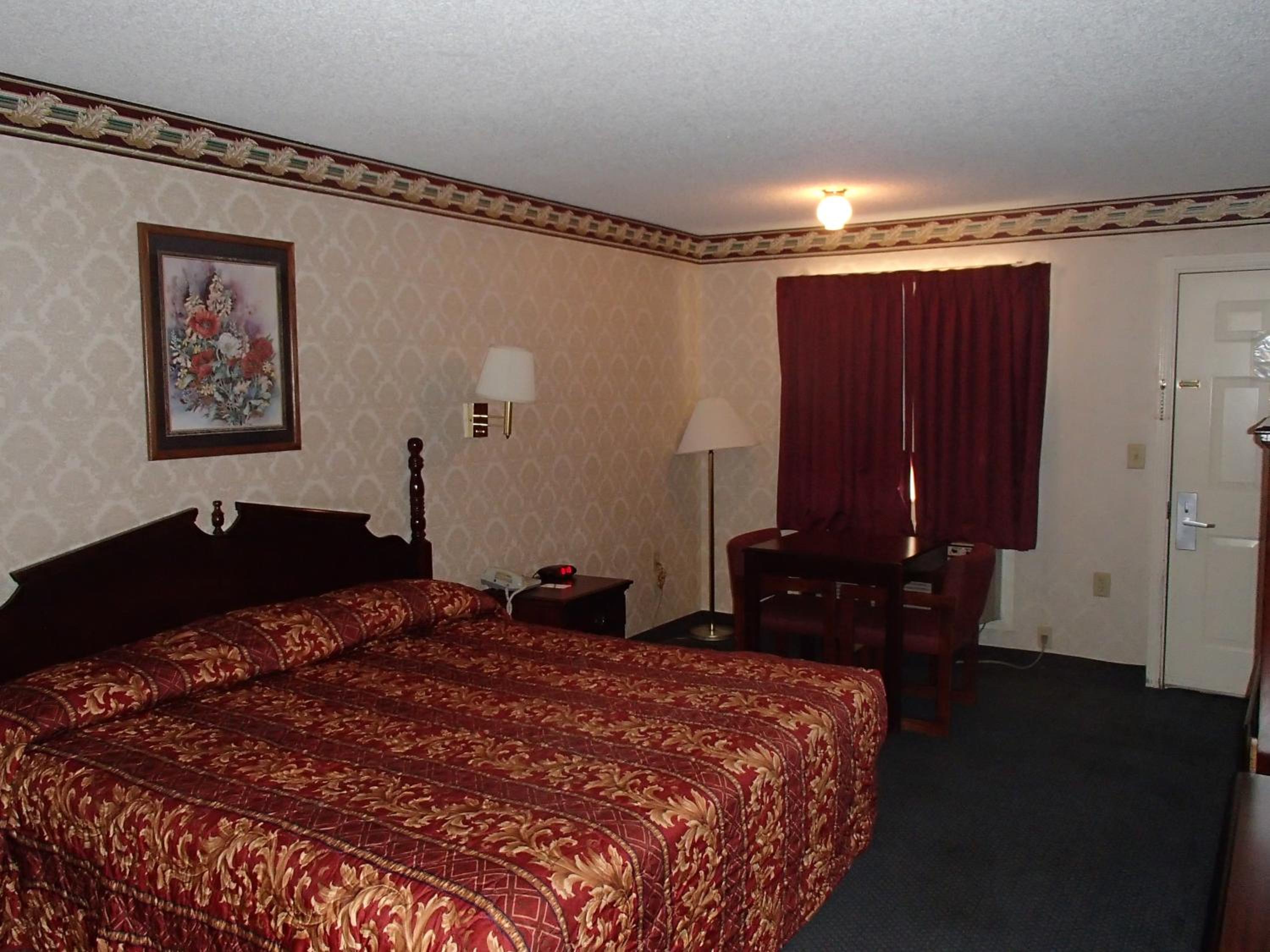 King Room - Non-Smoking - Photo 6