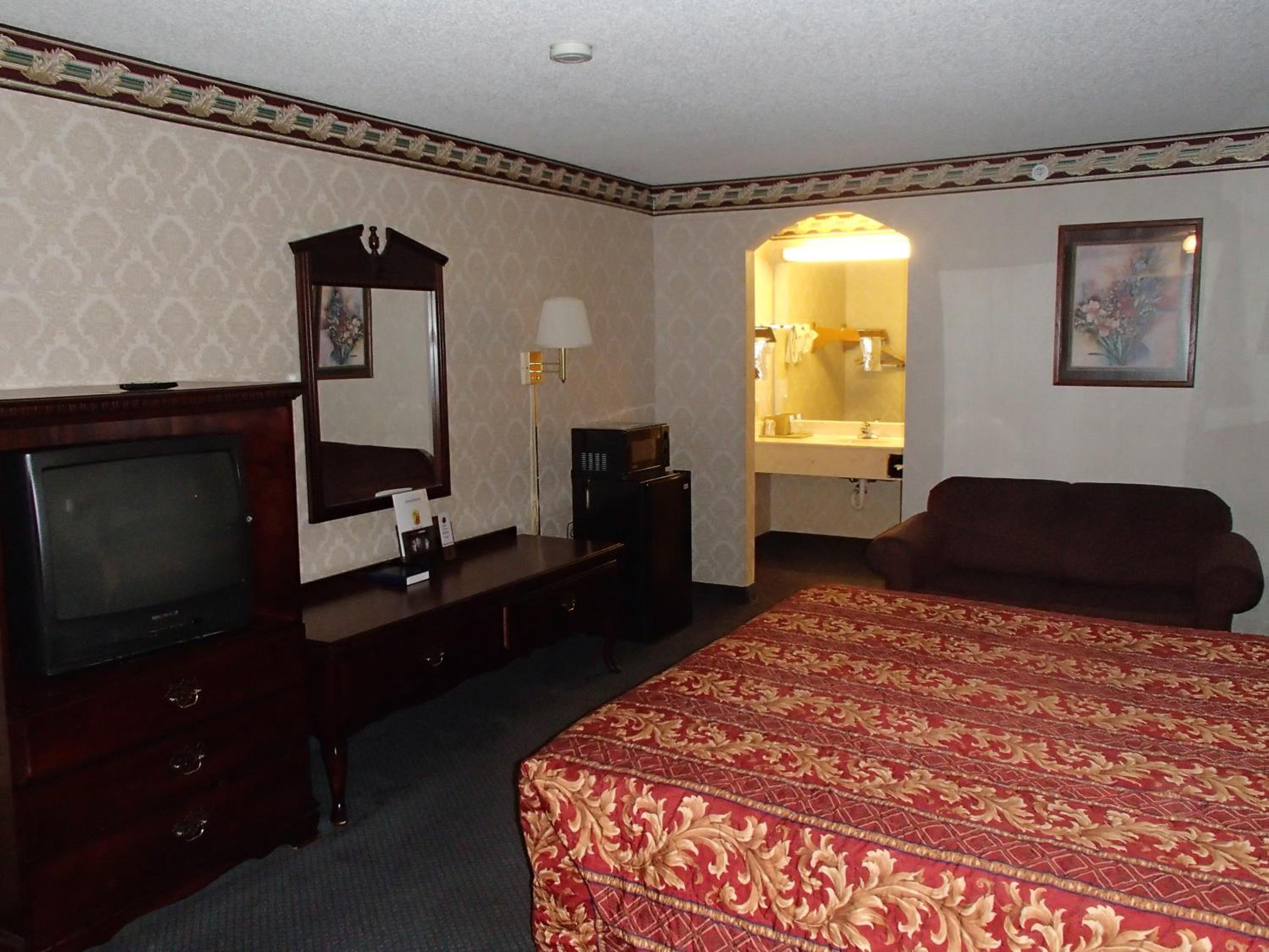 King Room - Non-Smoking - Photo 1