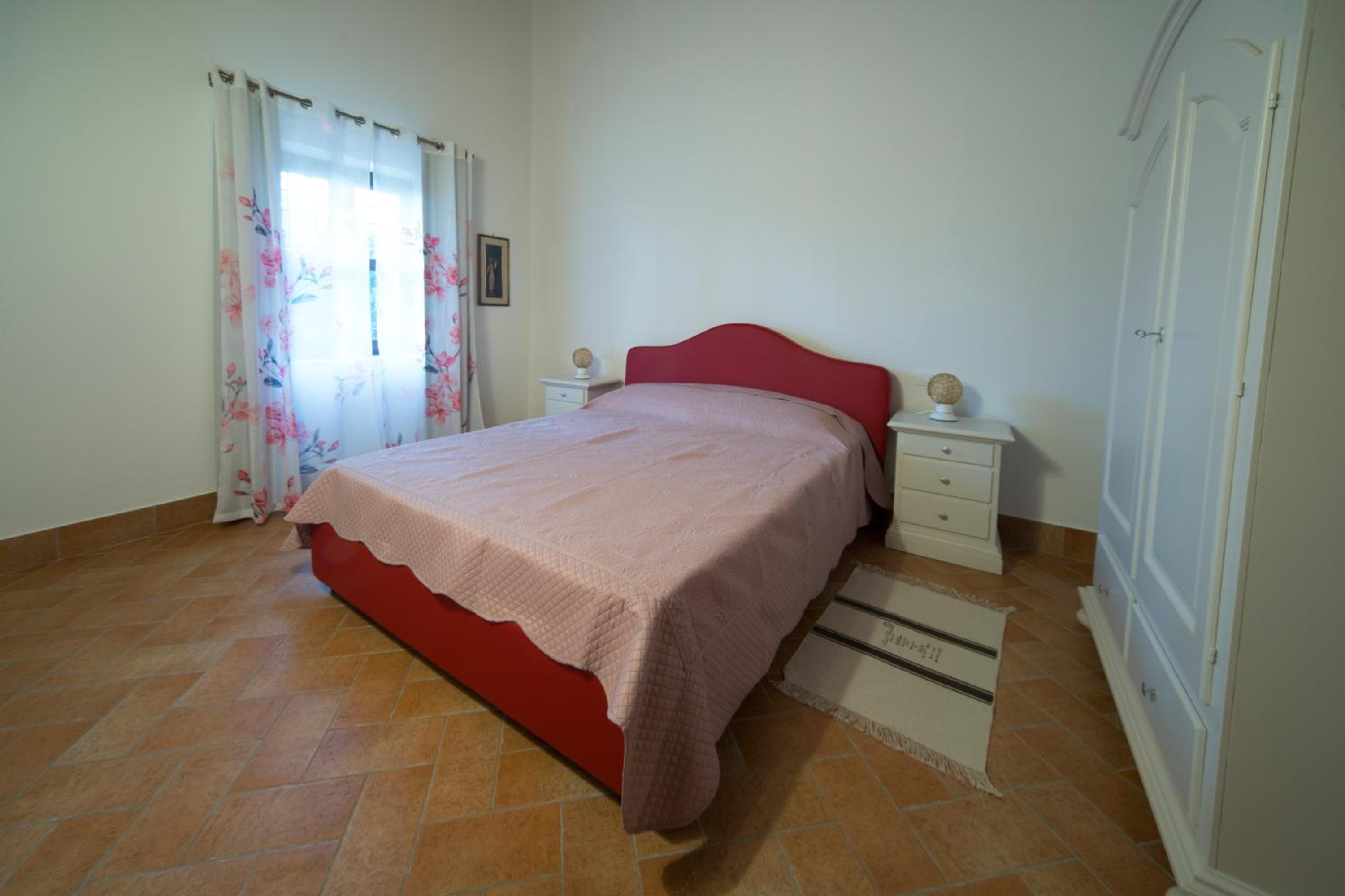 Two-Bedroom House - Photo 4