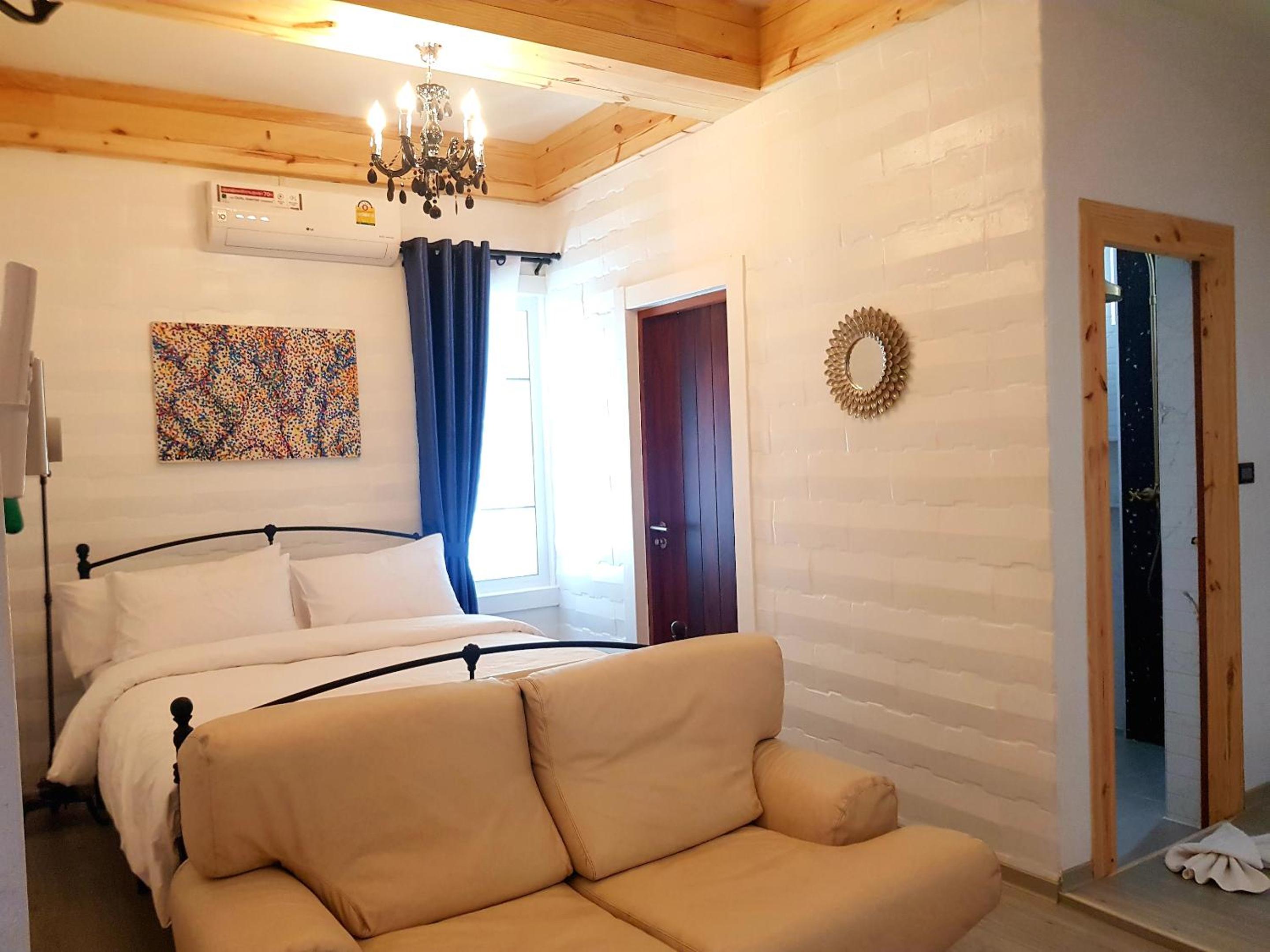 Suite with Lake View - Photo 10