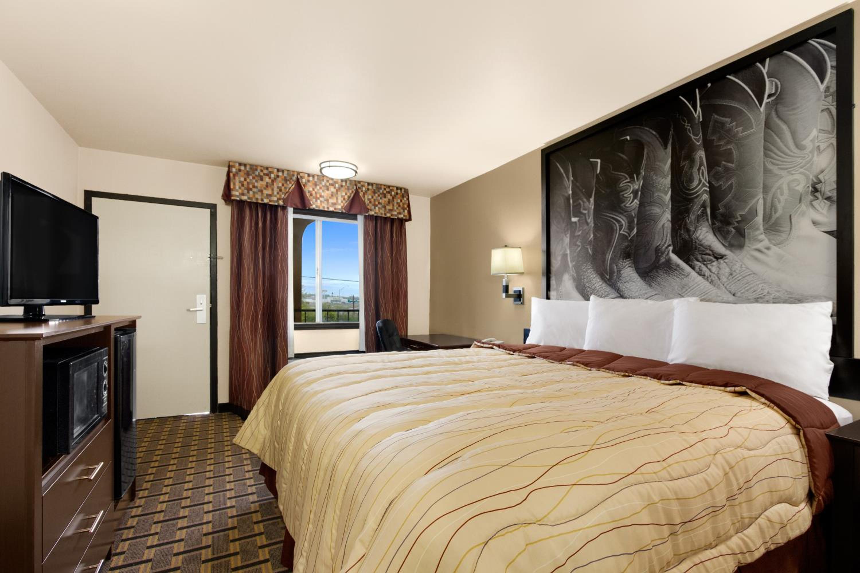 King Room - Non-Smoking photo 1