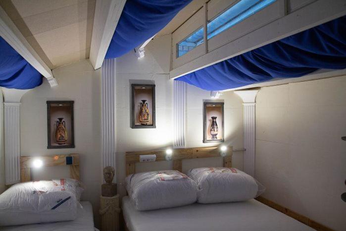 Triple Room with Shared Bathroom photo 3
