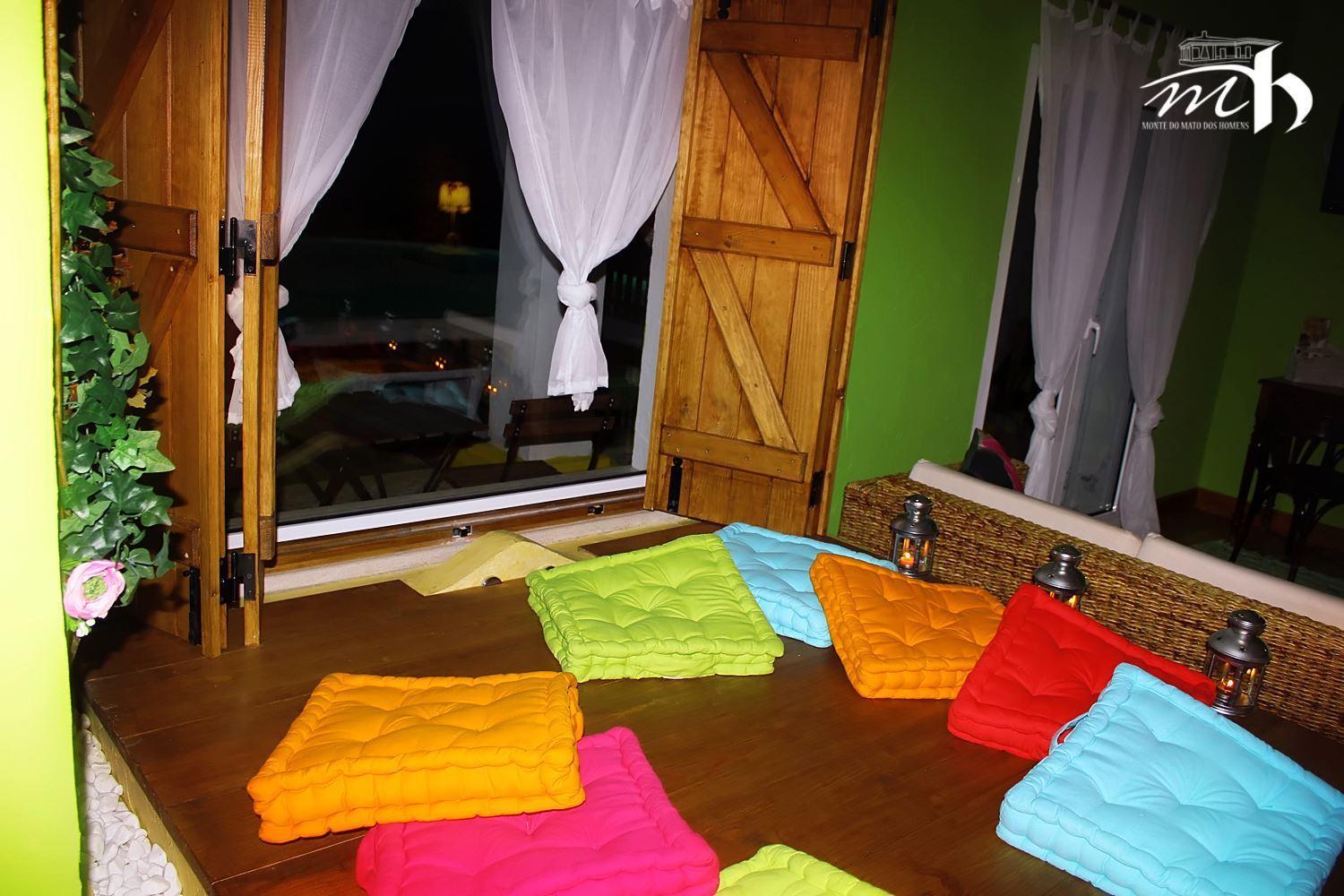 Suite with Pool View - Photo 4