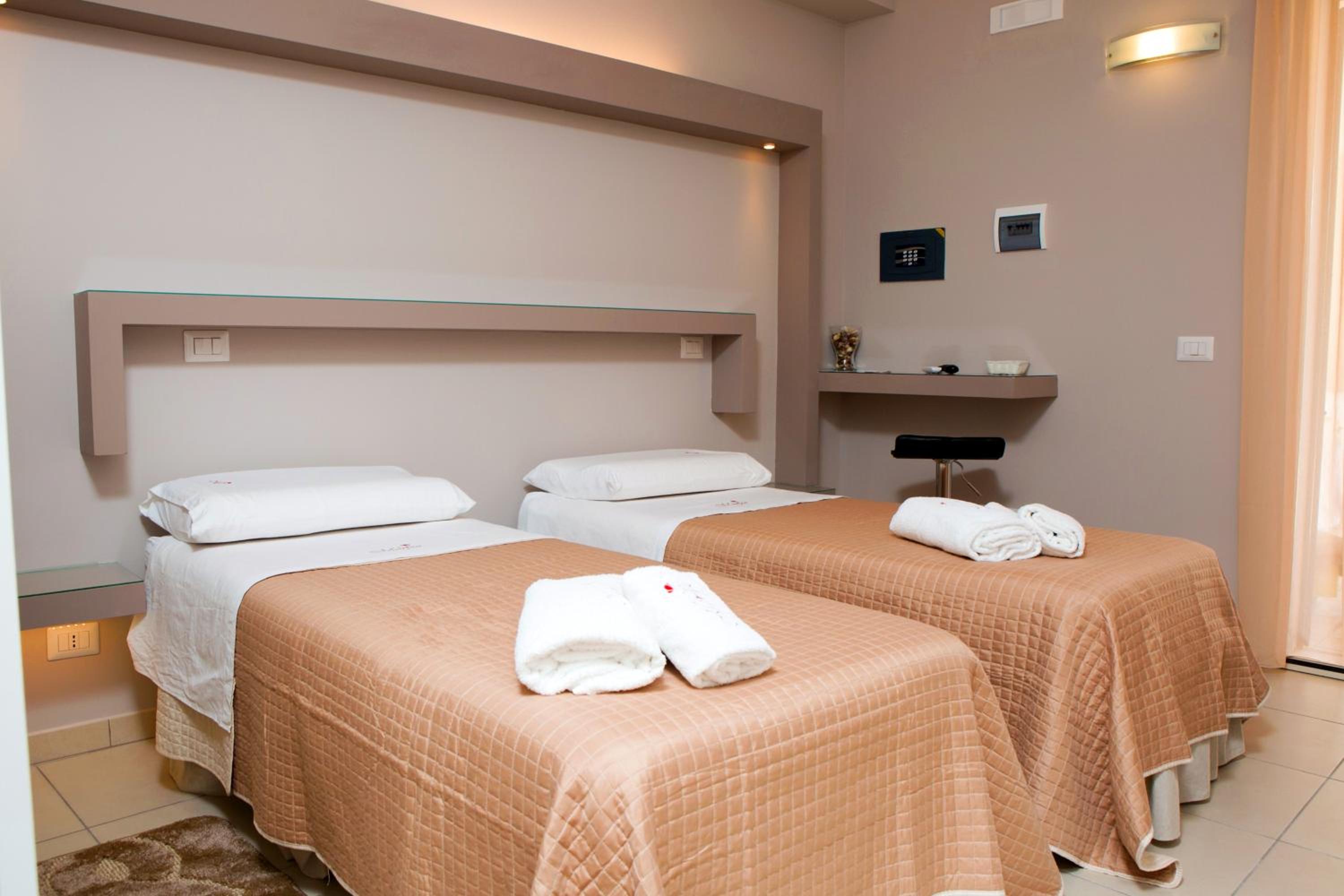 Deluxe Double or Twin Room