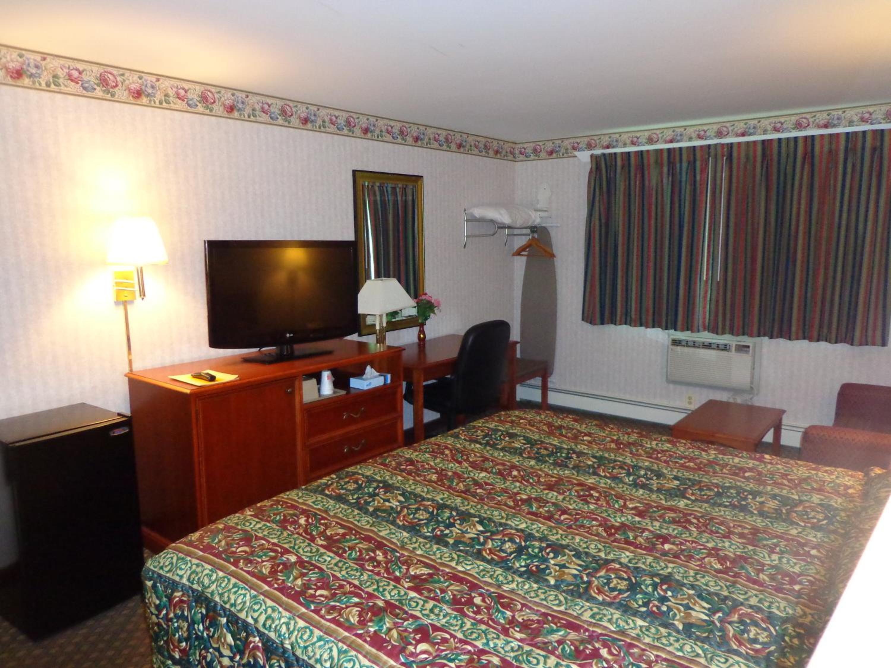 King Room - Non-Smoking - Photo 14