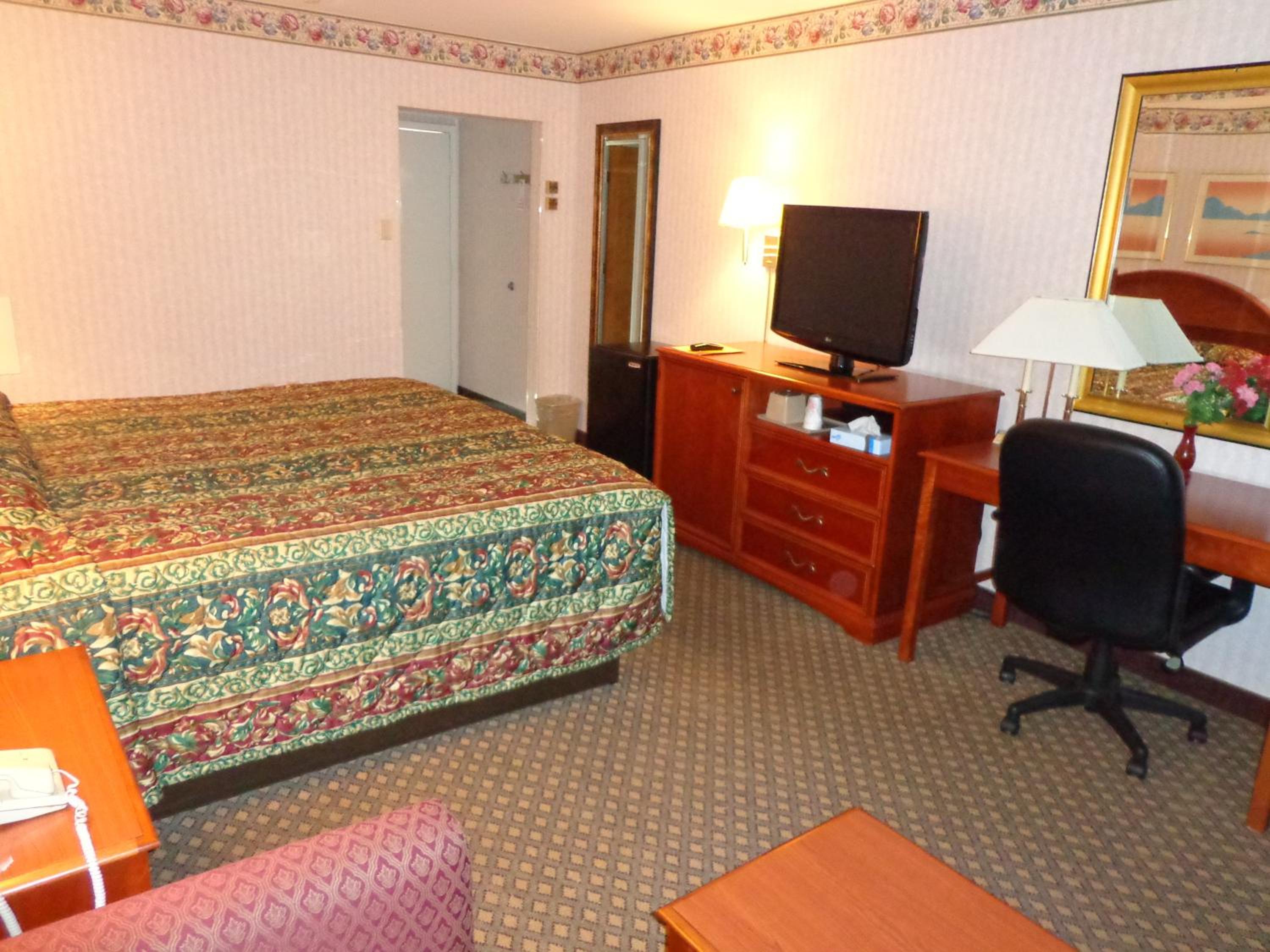 King Room - Non-Smoking - Photo 12