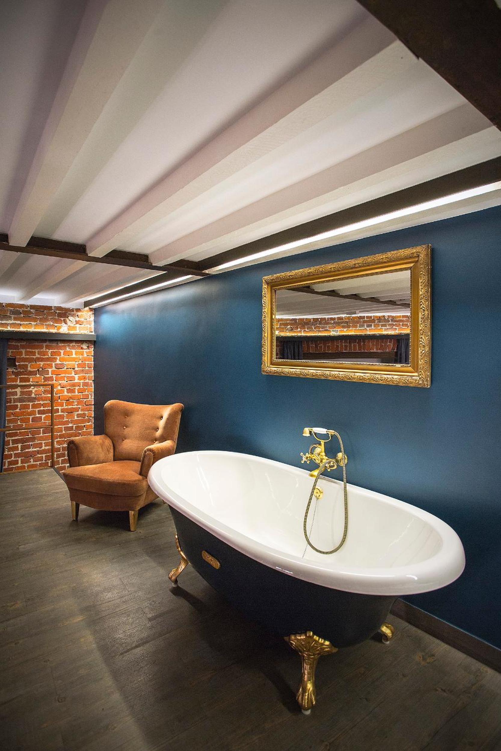 Deluxe Family Suite - Photo 2