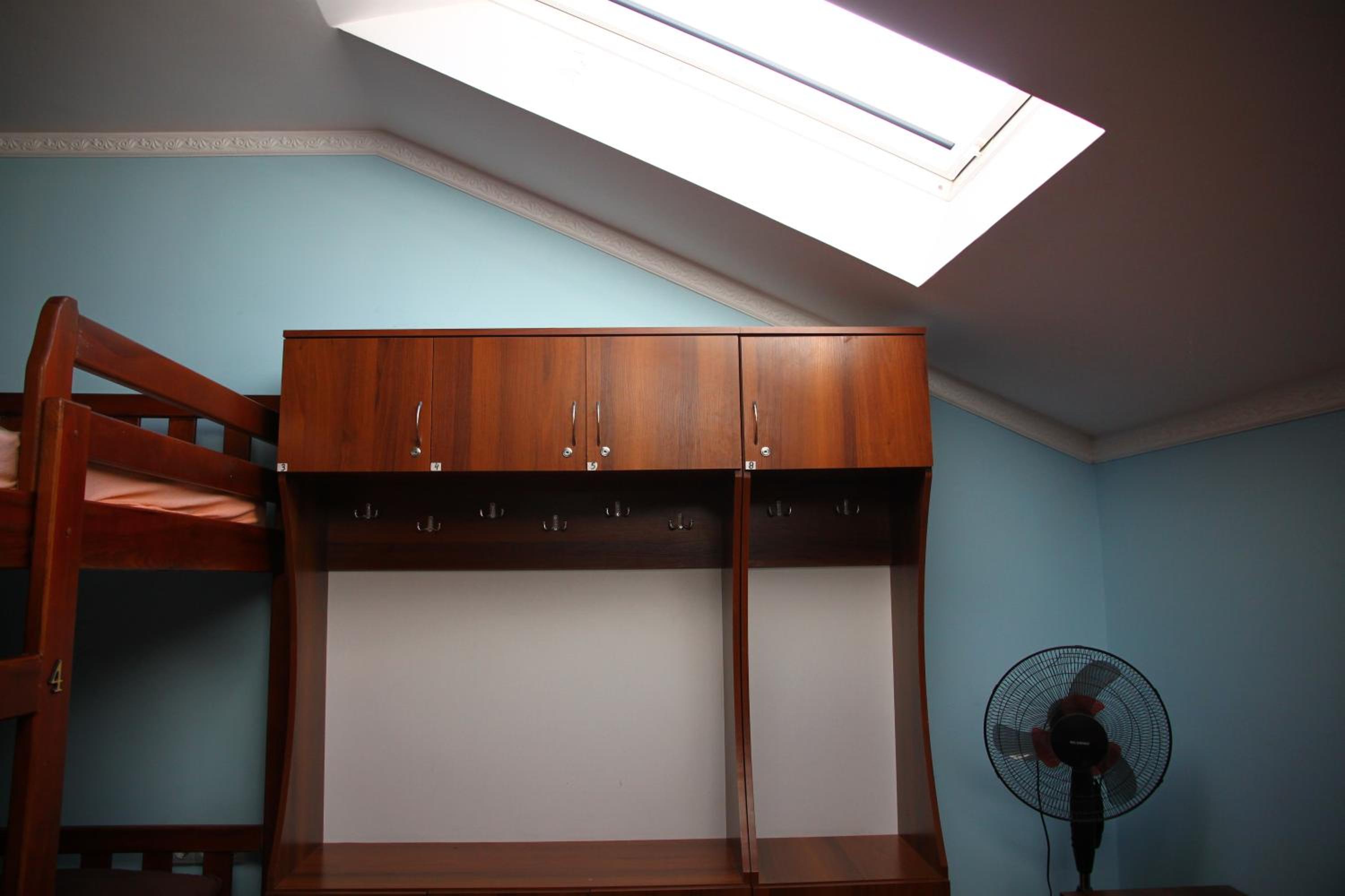 Bed in 10-Bed Mixed Dormitory Room photo 3