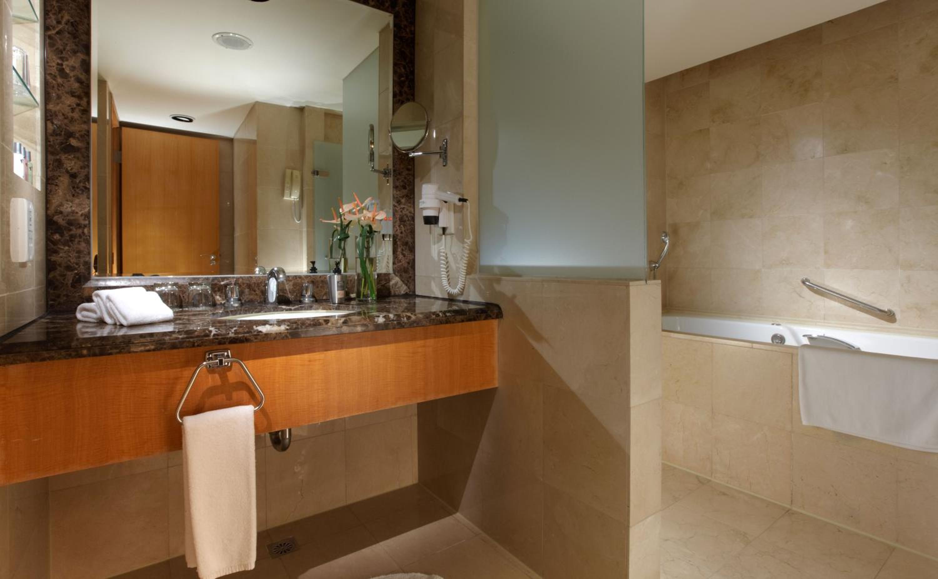 Splendor Suite - Photo 8
