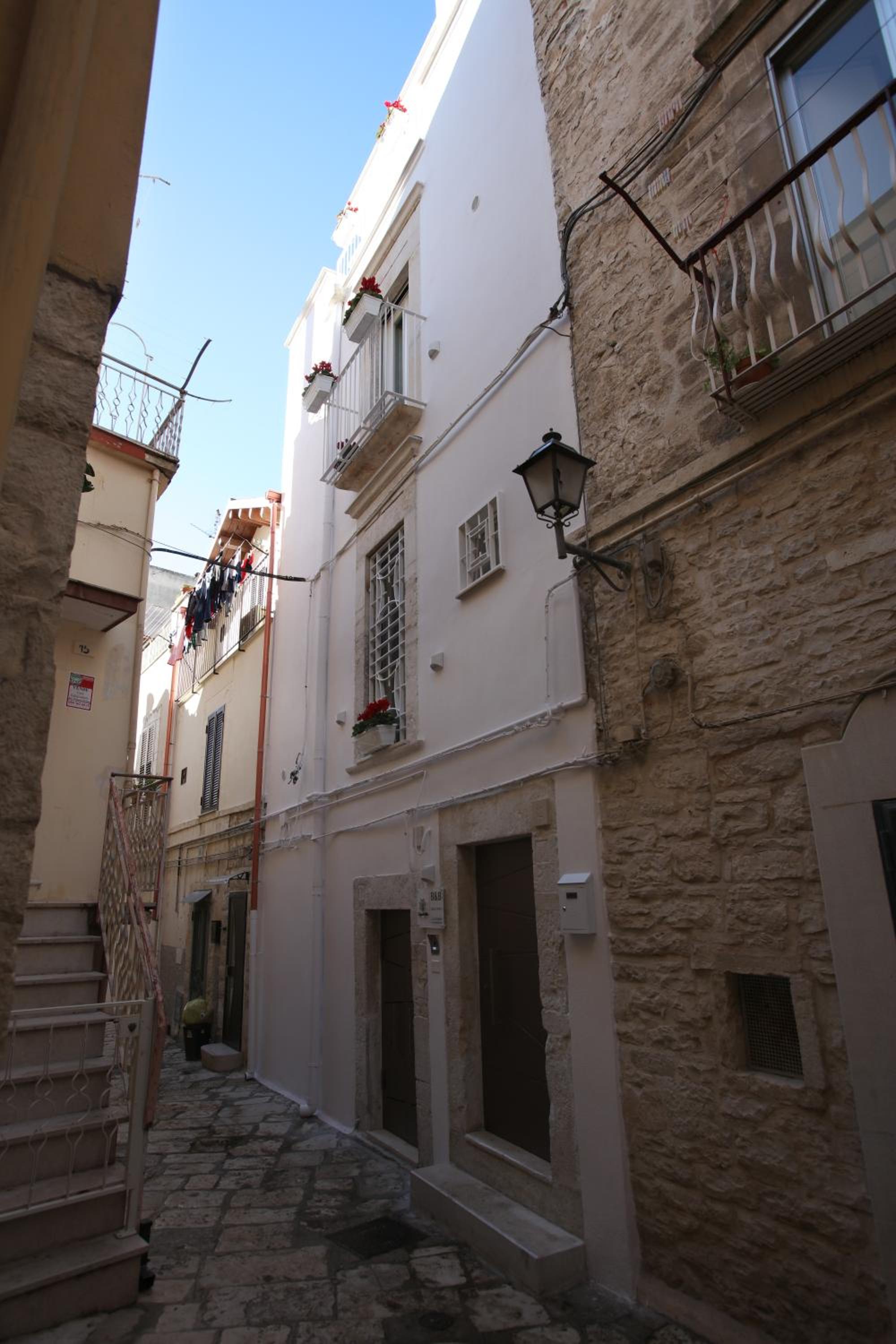 Apartment with Balcony photo 3