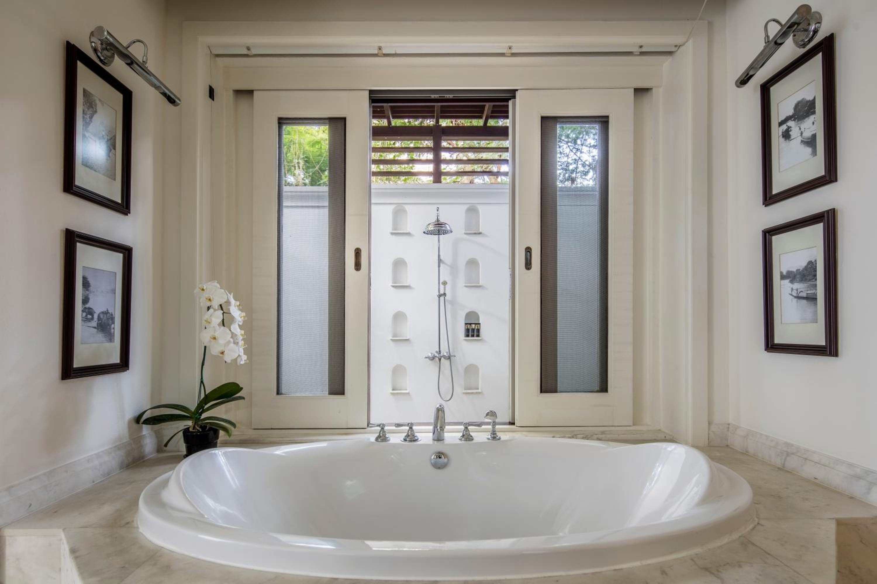 Louis Leonowens Pool Suite - Photo 10