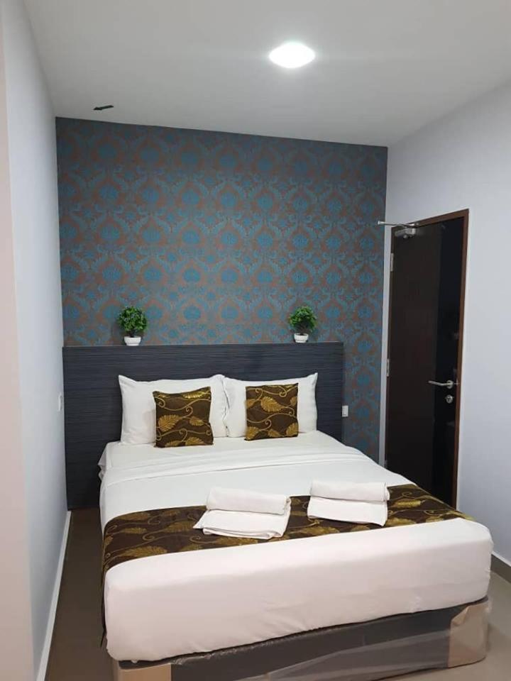 Standard Queen Room photo 3