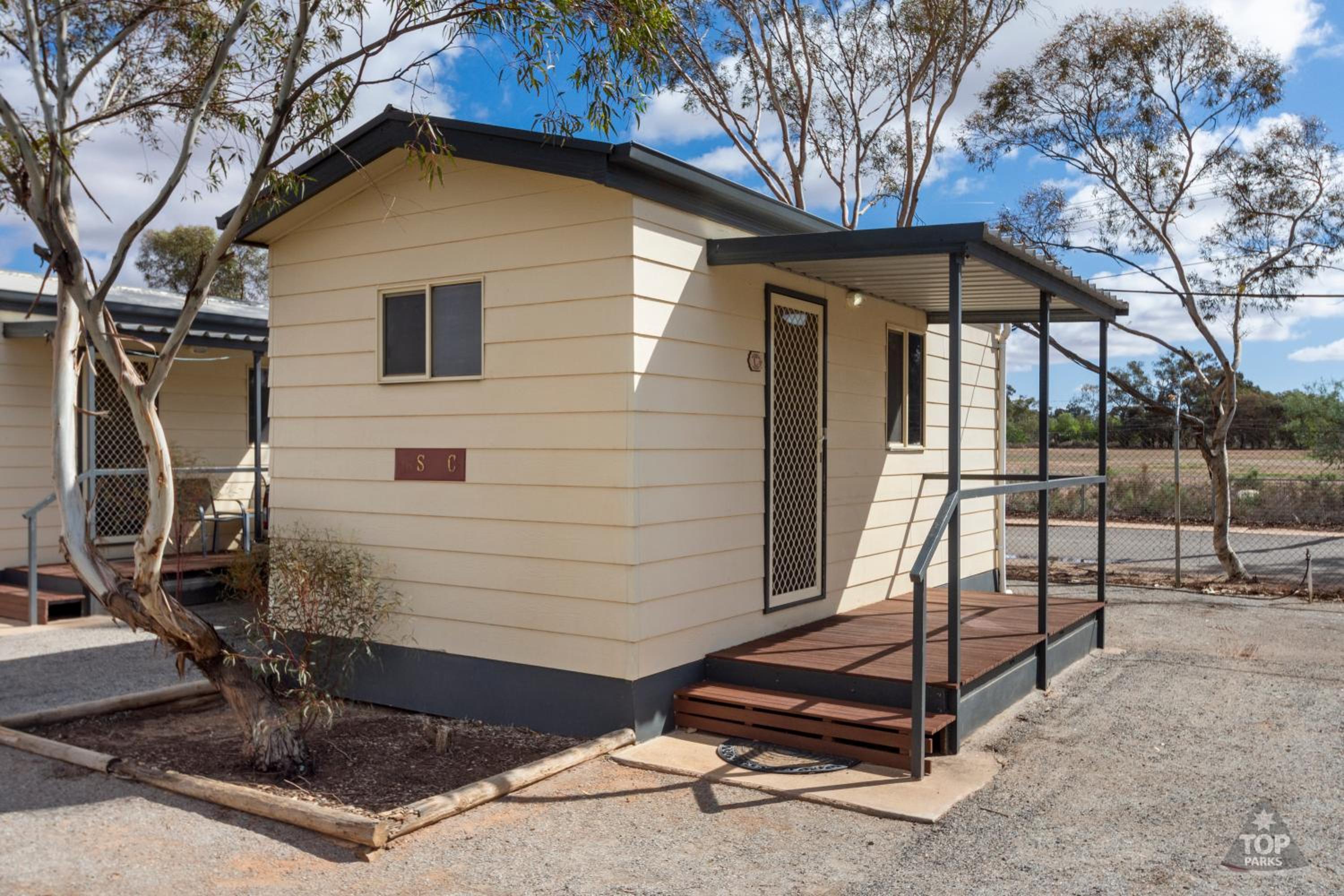 Ensuite Queen Cabin photo 3