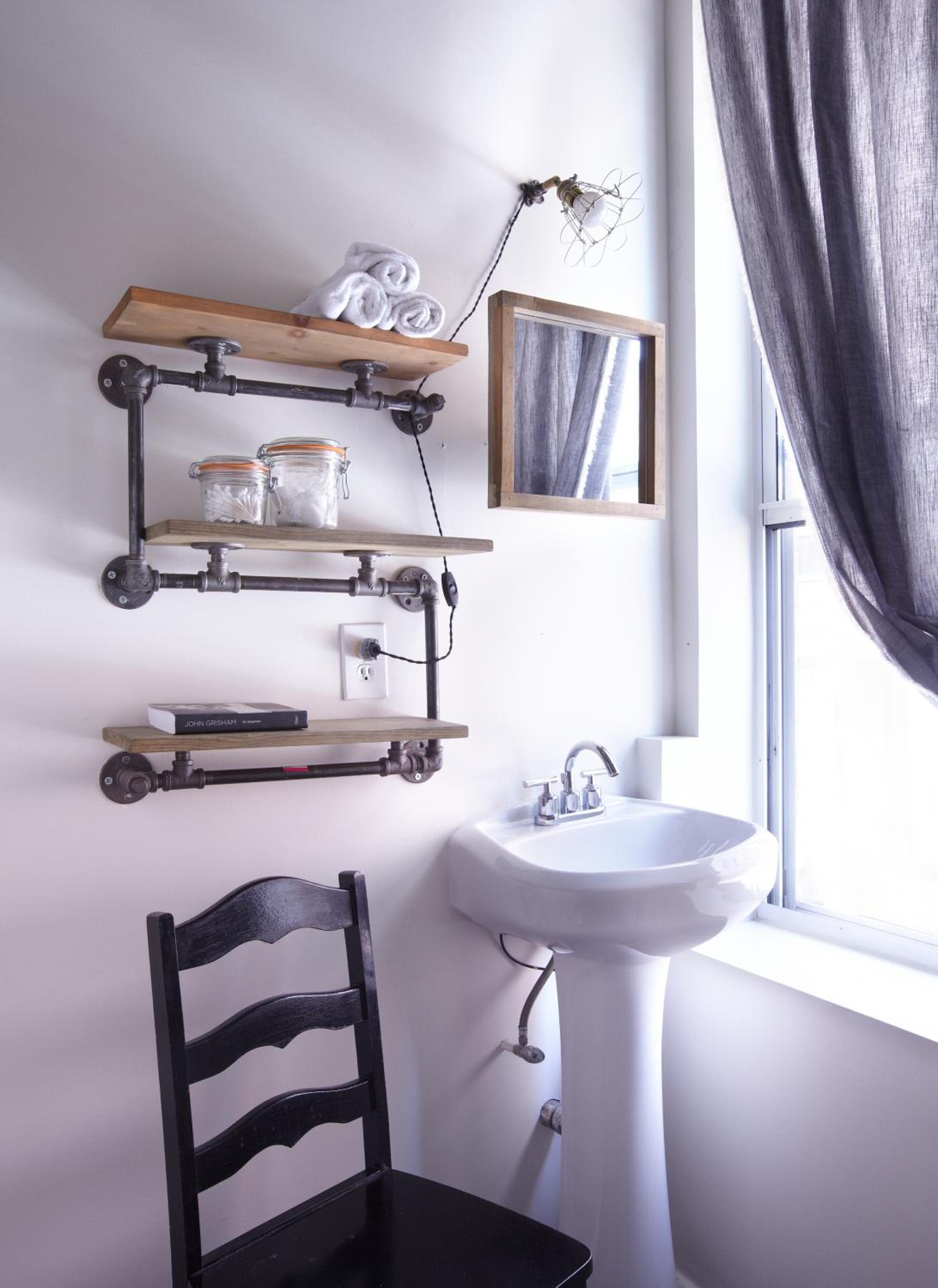 Twin Room with Shared Bathroom photo 2