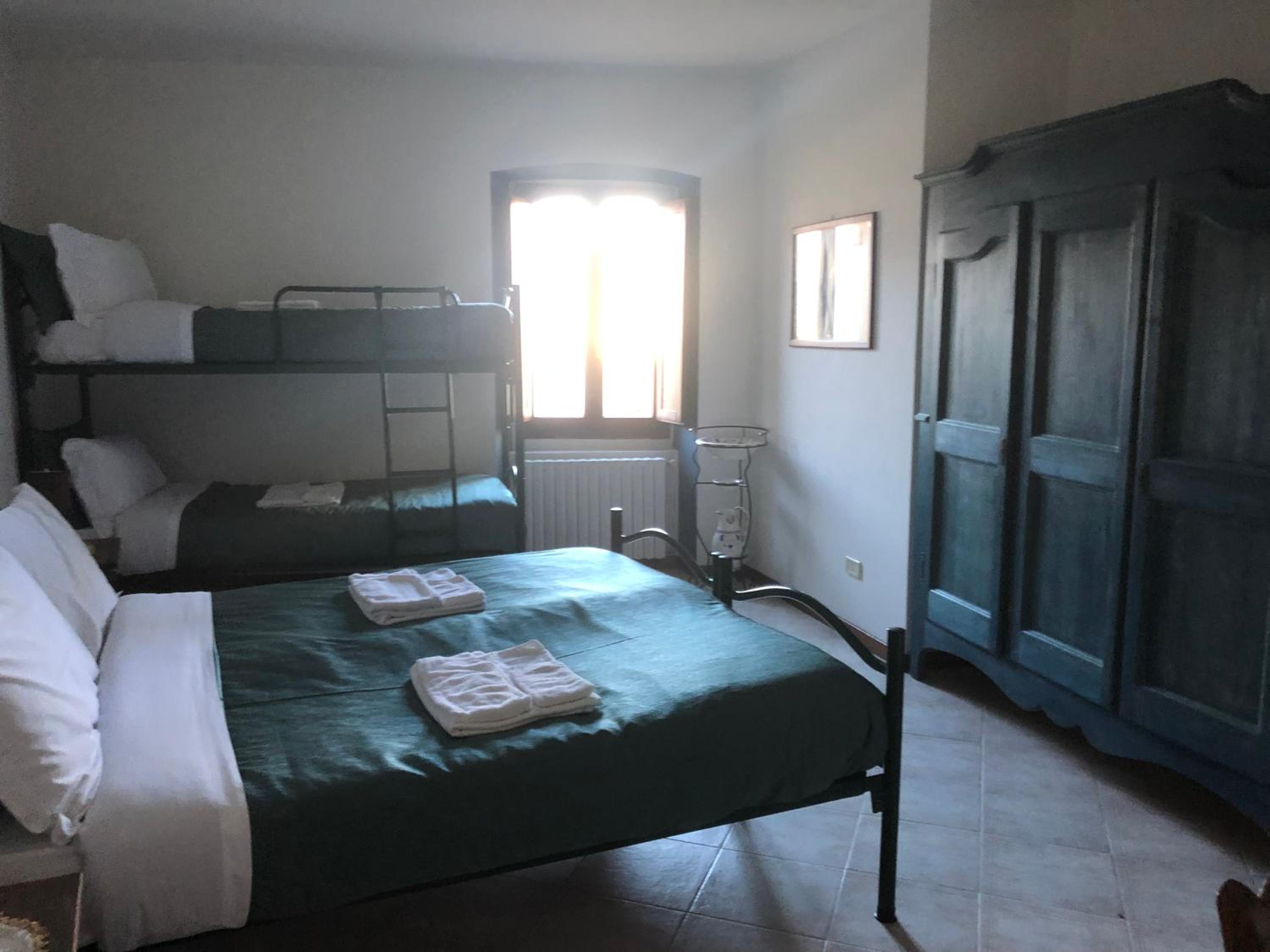 Classic Quadruple Room - Photo 3