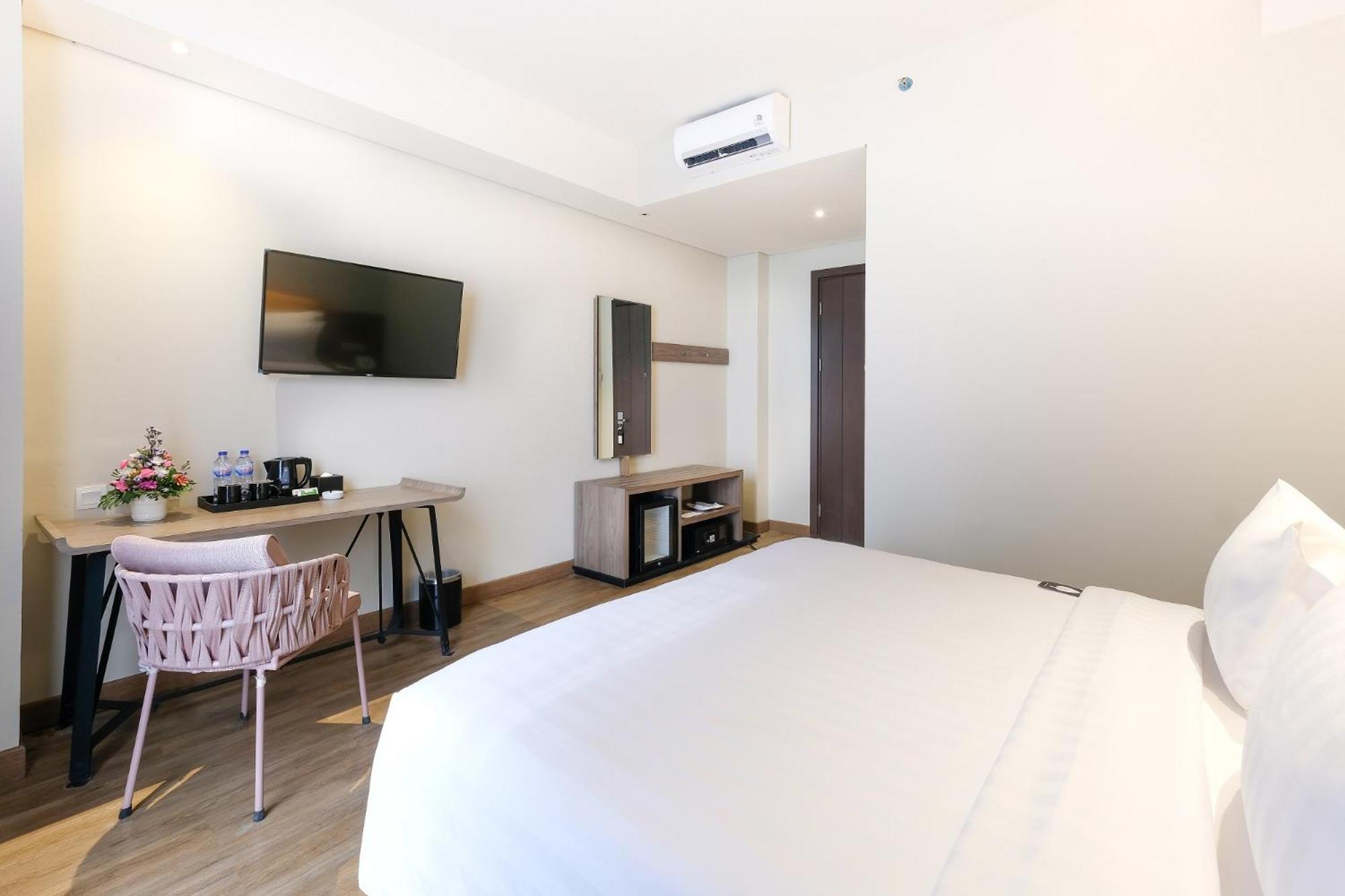 Deluxe Double or Twin Room - Photo 10