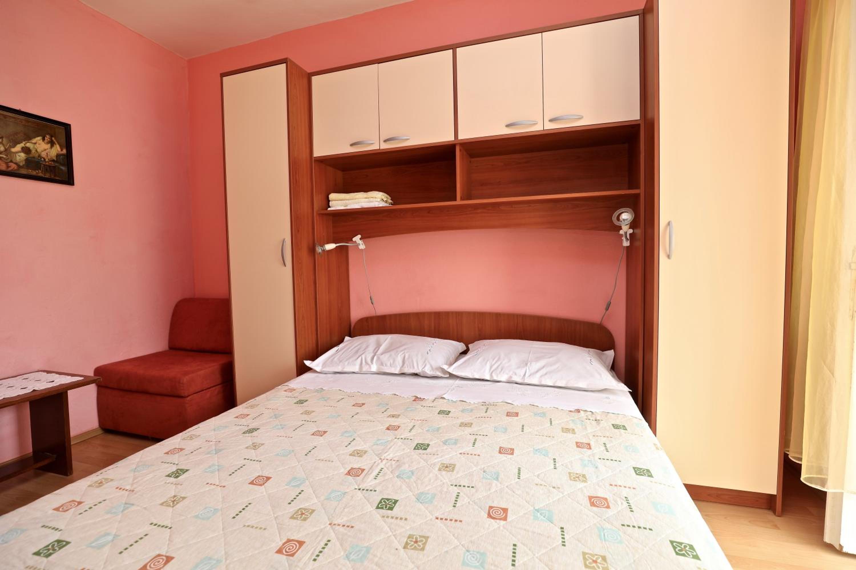 Studio Apartment photo 1