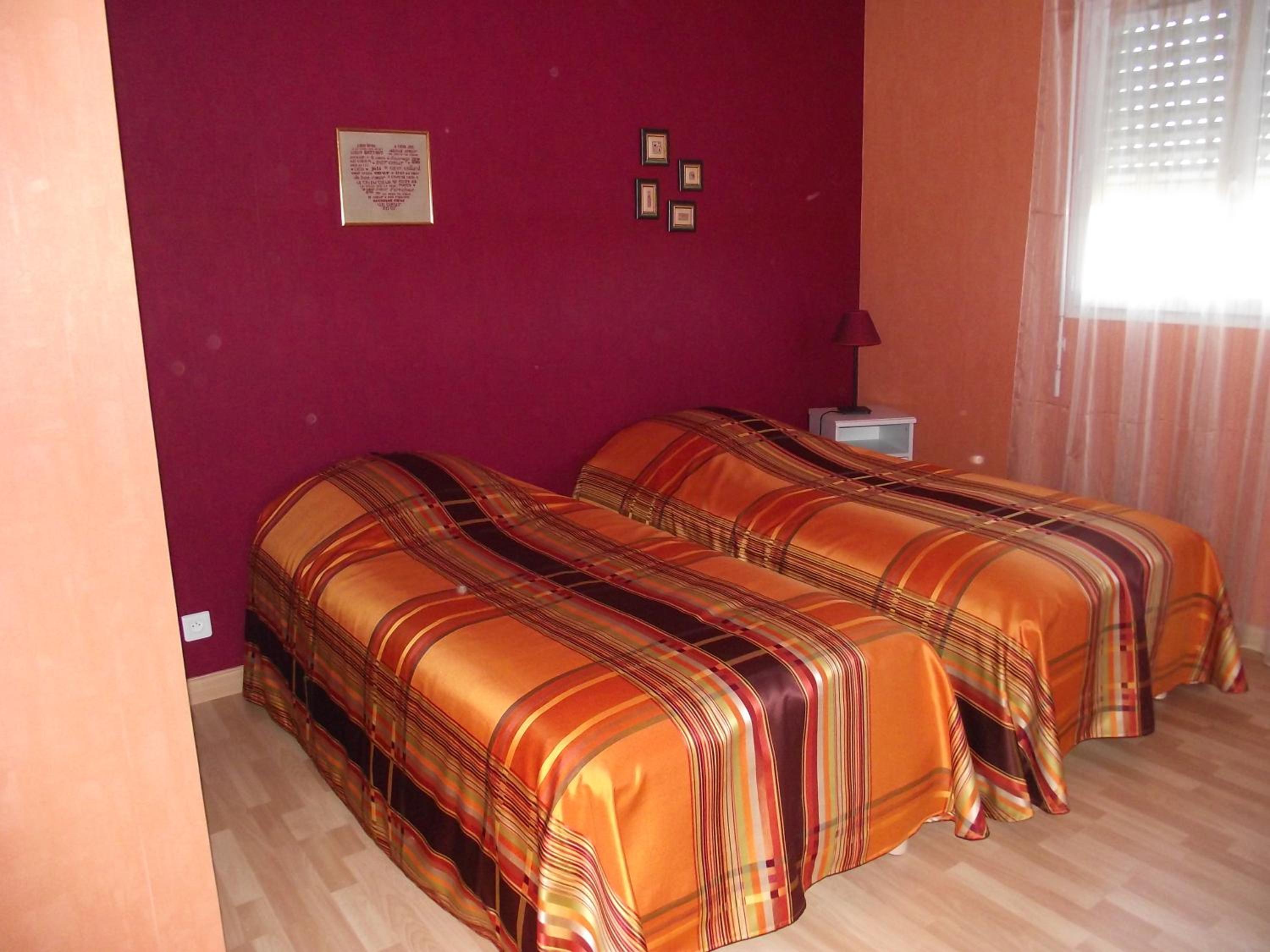 Twin Room with Private External Bathroom photo 2