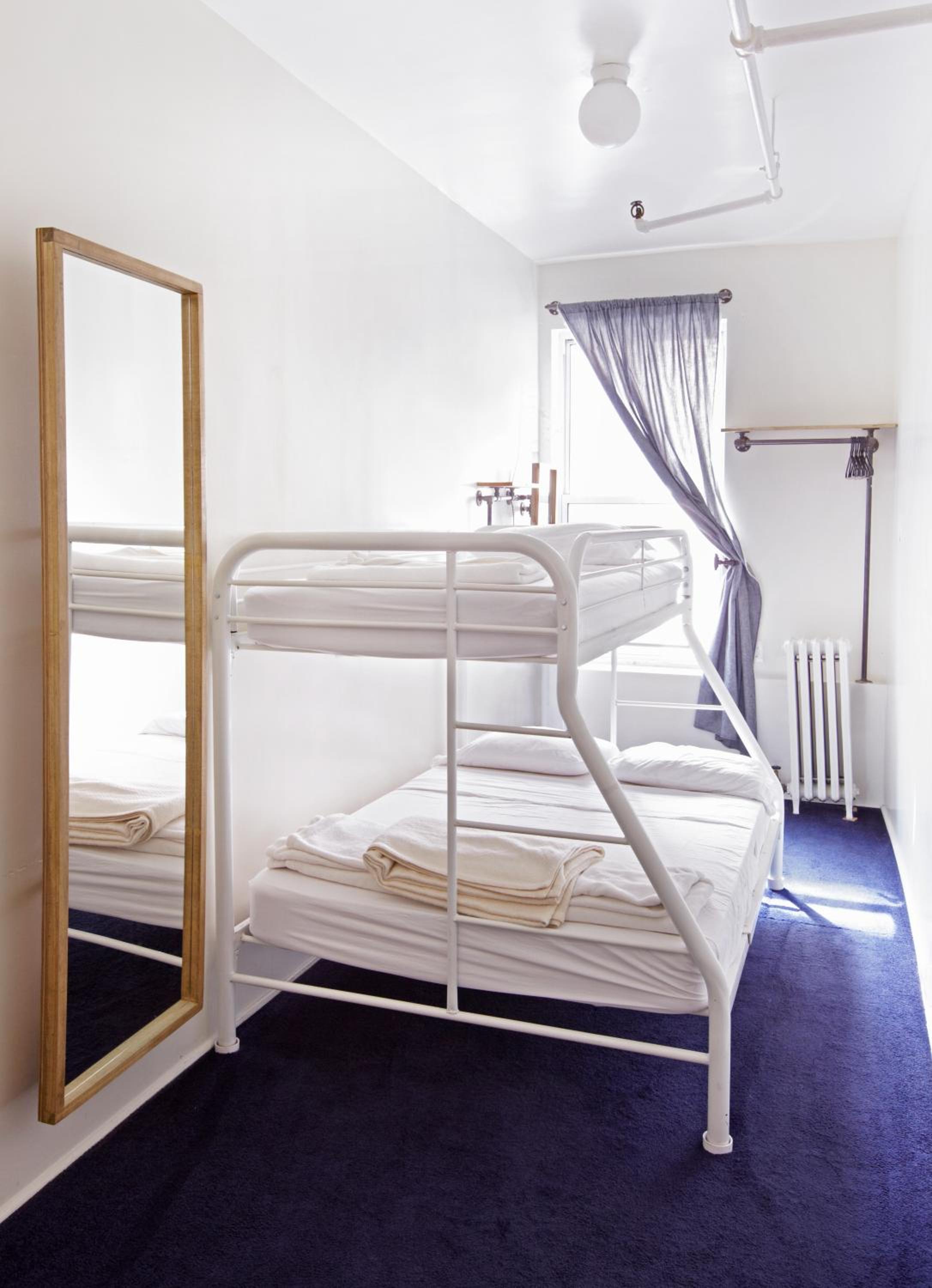 Triple Room with Shared Bathroom photo 2