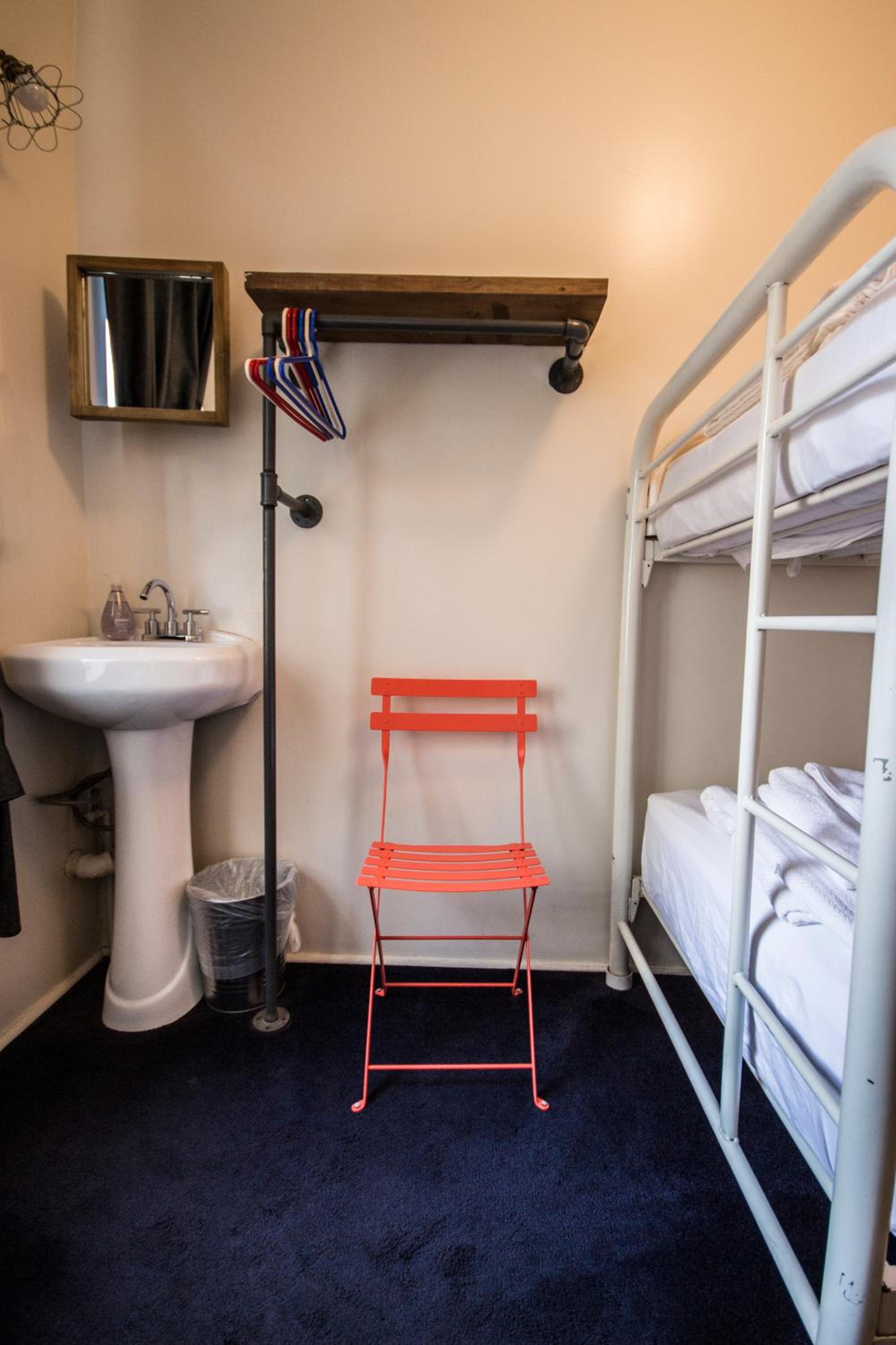 Double Room with Shared Bathroom photo 2