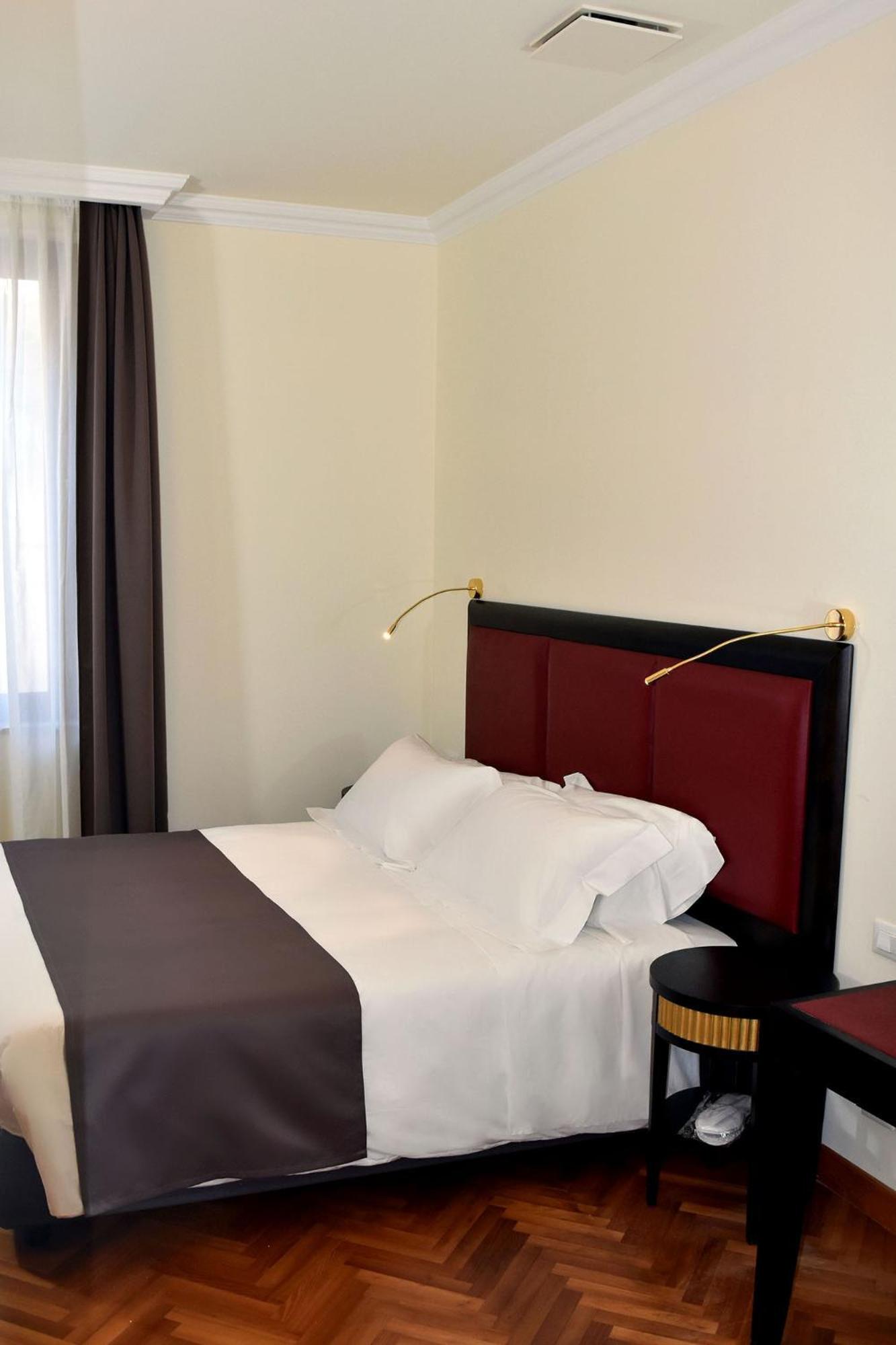 Single Room photo 2