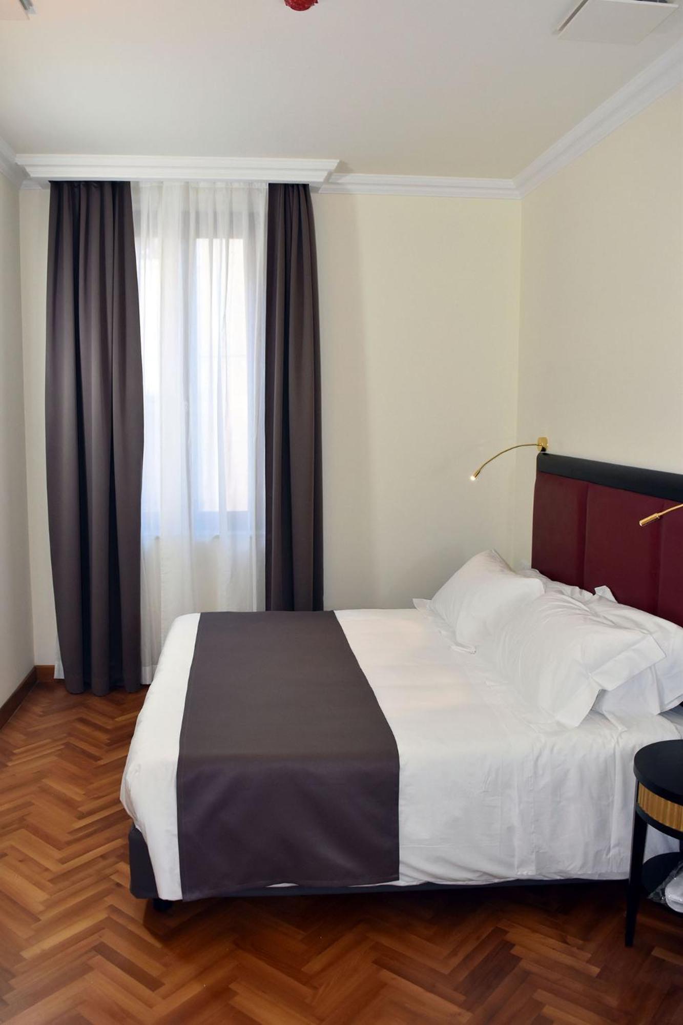 Double Room - Photo 4