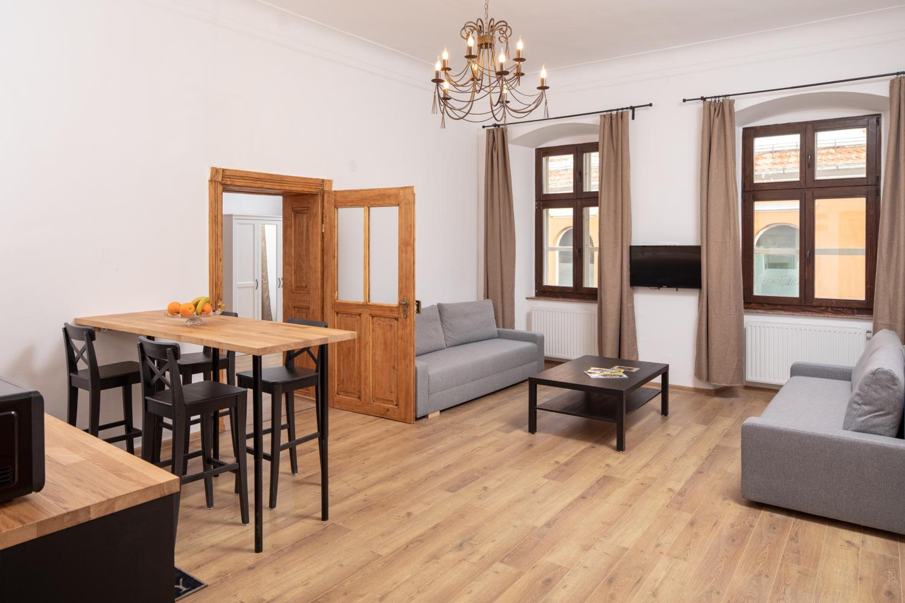 One-Bedroom Apartment - Photo 1