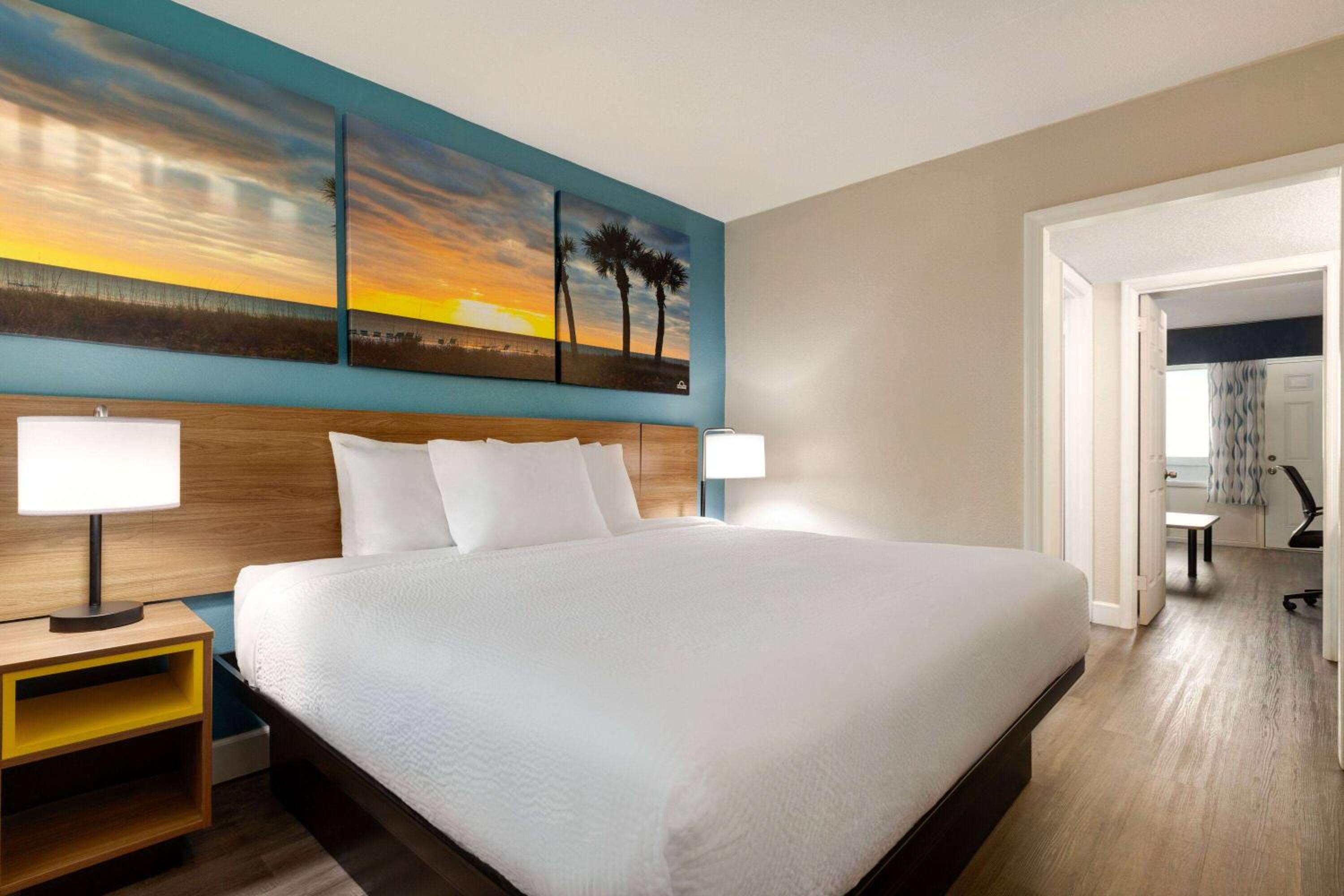 King Room with Oceanfront - Non-Smoking