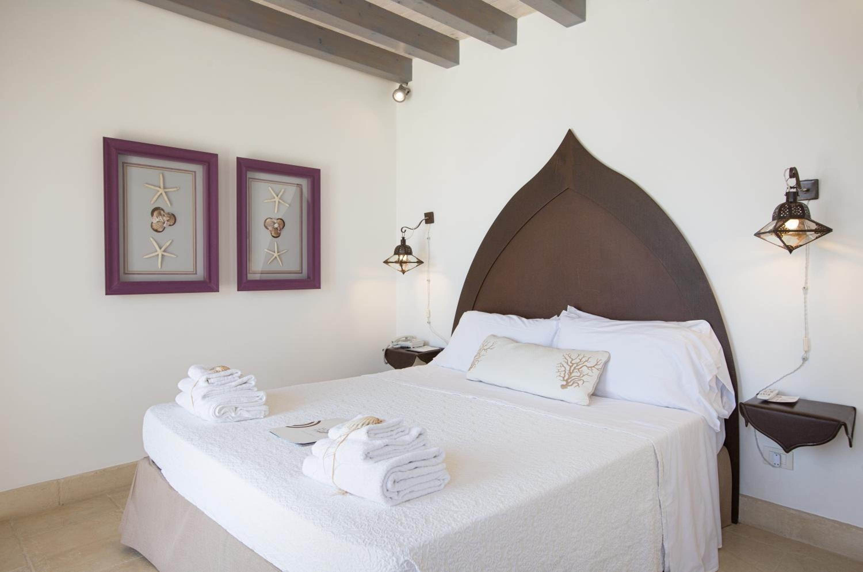 Double Room with Shared Terrace