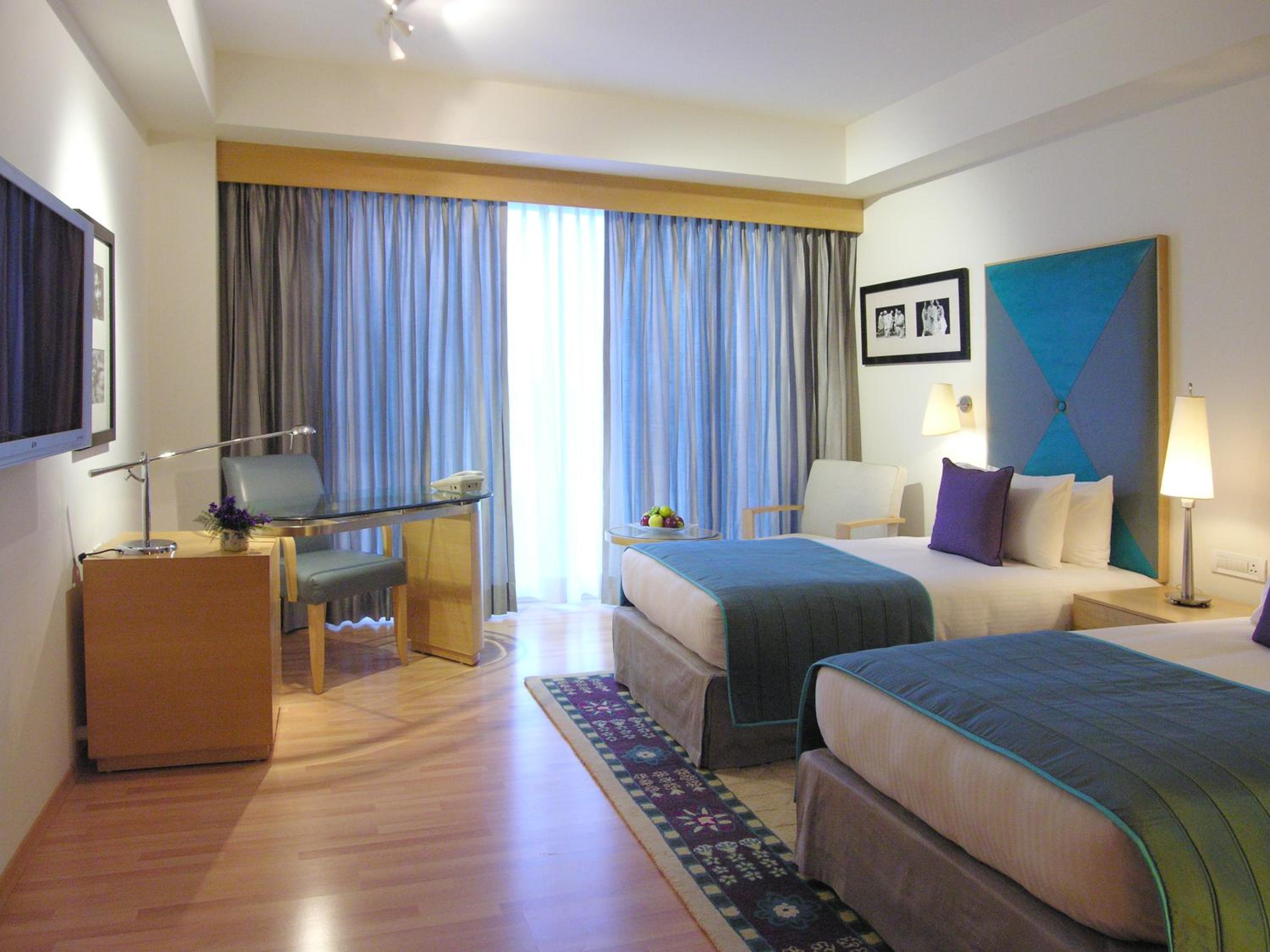 Taj Club Twin Bed - Photo 2