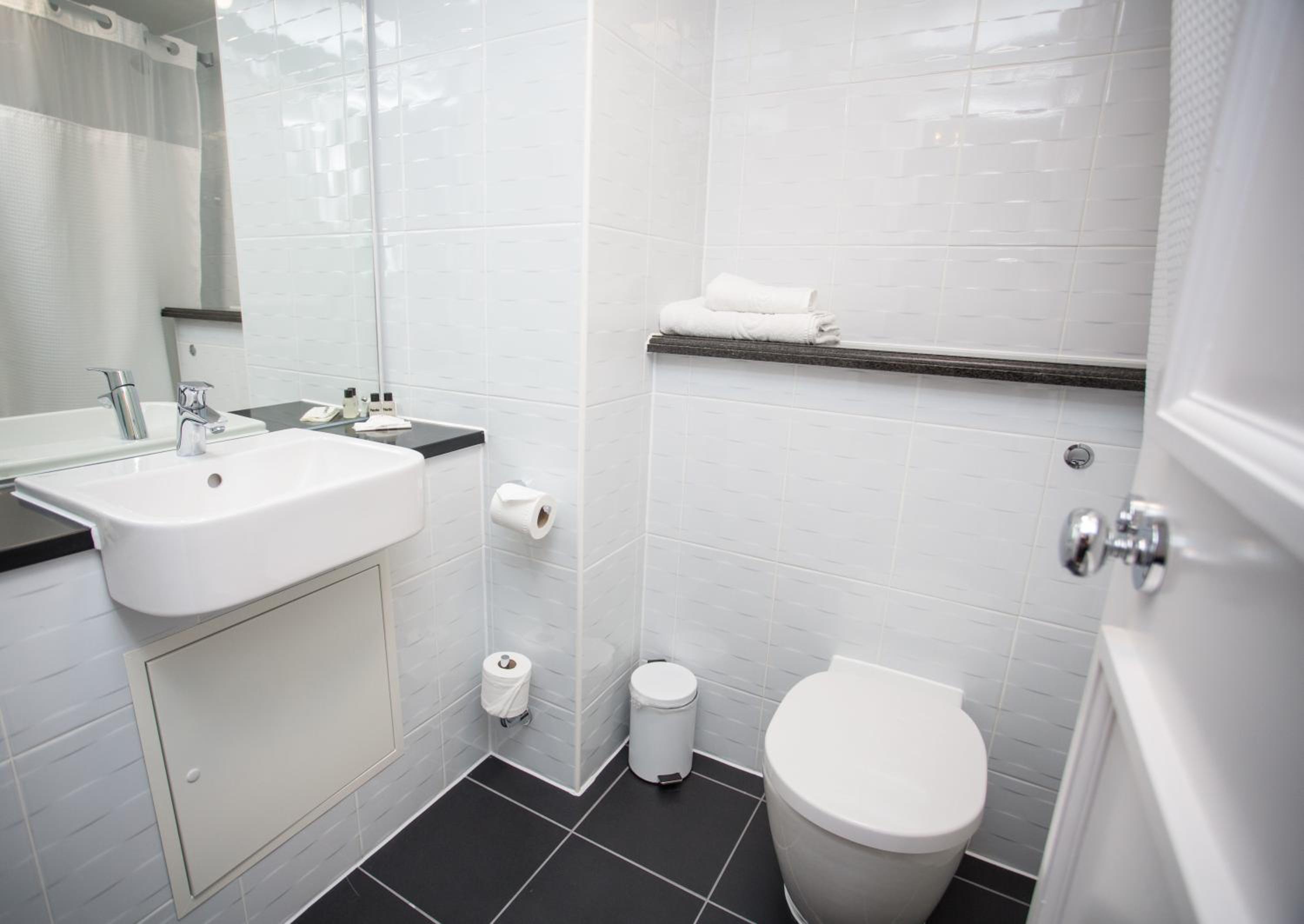 Standard Double Room - Photo 5