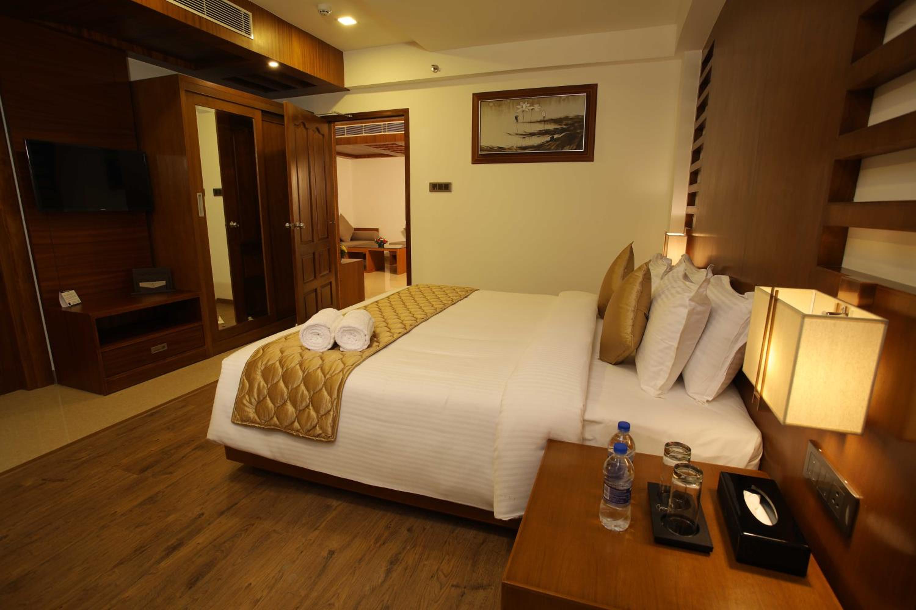 Suite - Photo 5